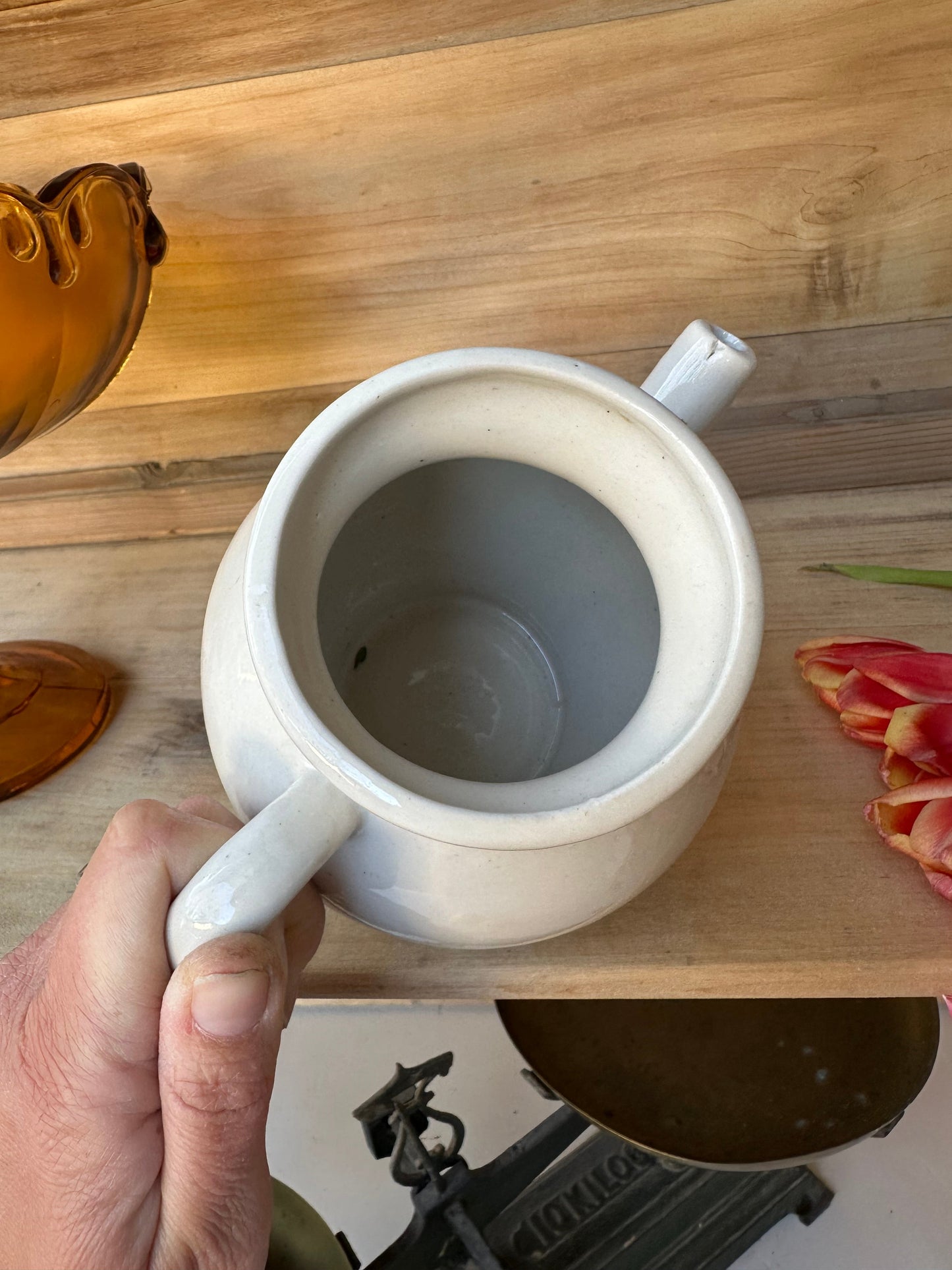 Ancien pichet a eau en céramique beige De Raymonde à Zoé