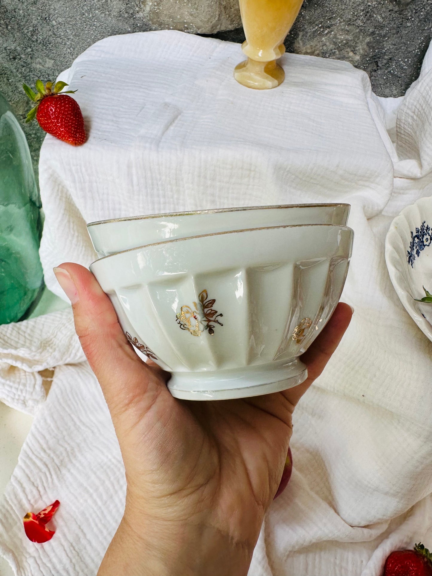 Ensemble de 2 bols cotelés vintage en porcelaine De Raymonde à Zoé
