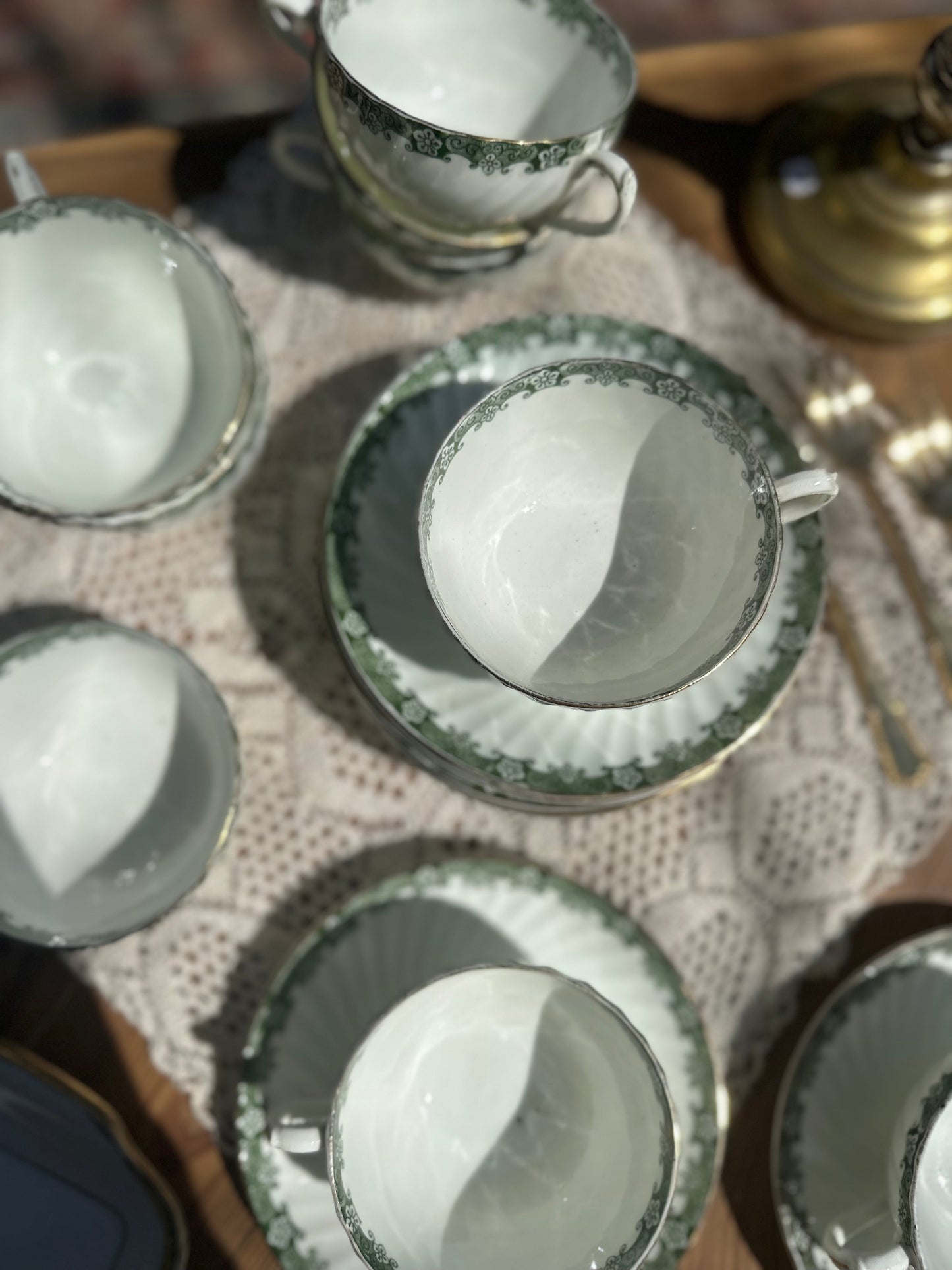 Tasse et soucoupe assortie en porcelaine anglaise De Raymonde à Zoé