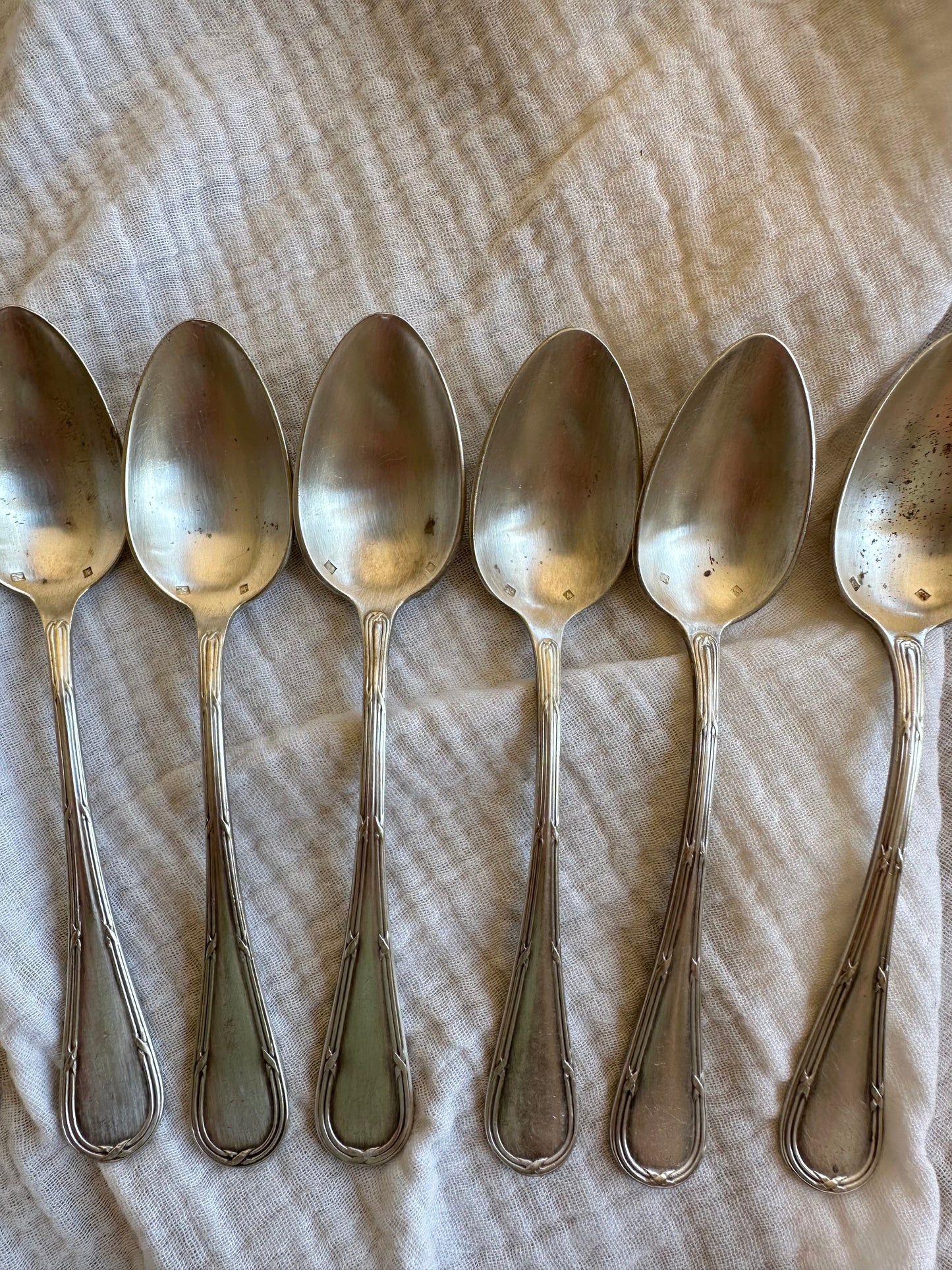 8 petites cuillères en métal argenté De Raymonde à Zoé