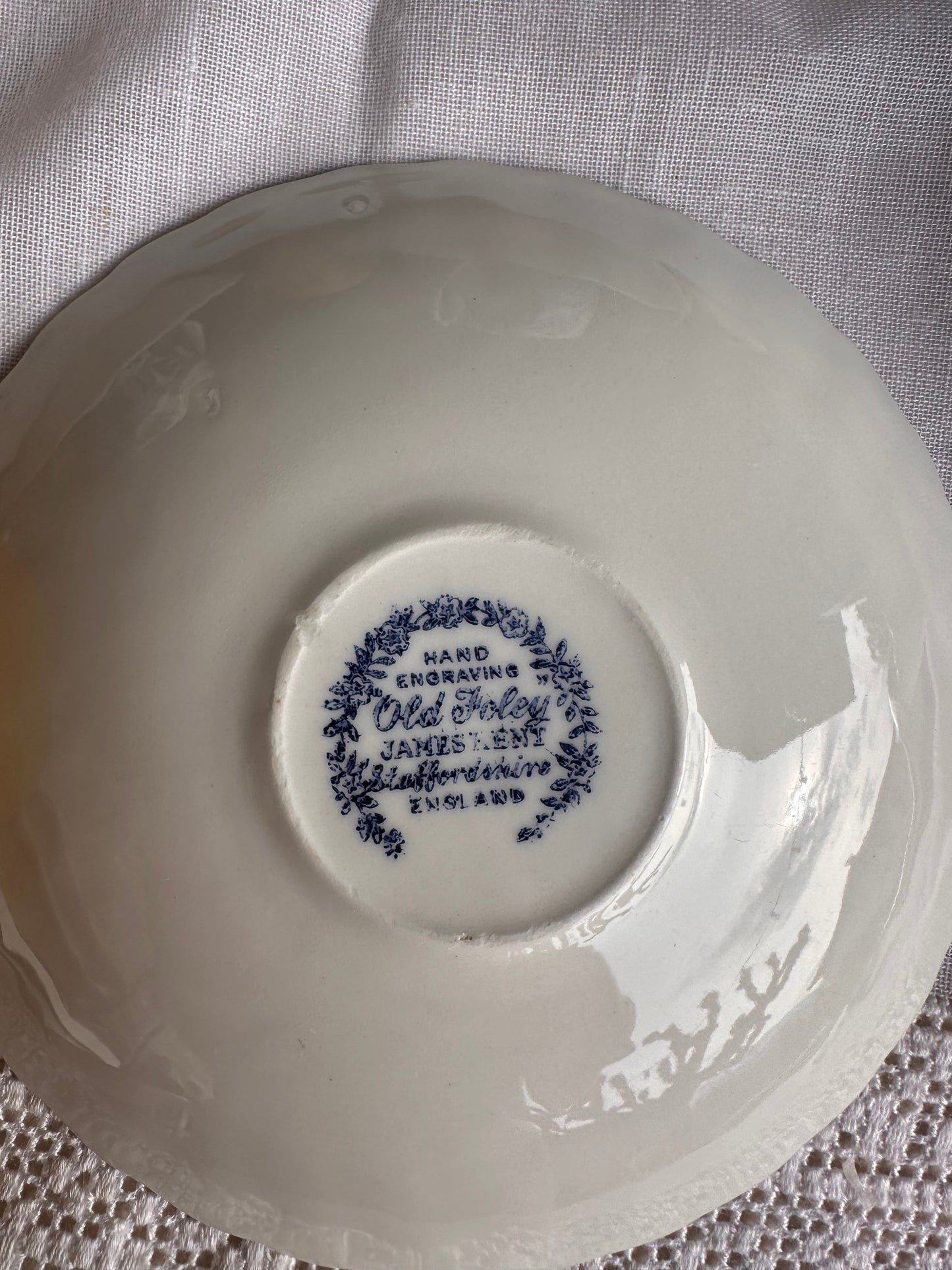 Ensemble de 3 tasses et 3 soucoupes assorties en faïence anglaise De Raymonde à Zoé