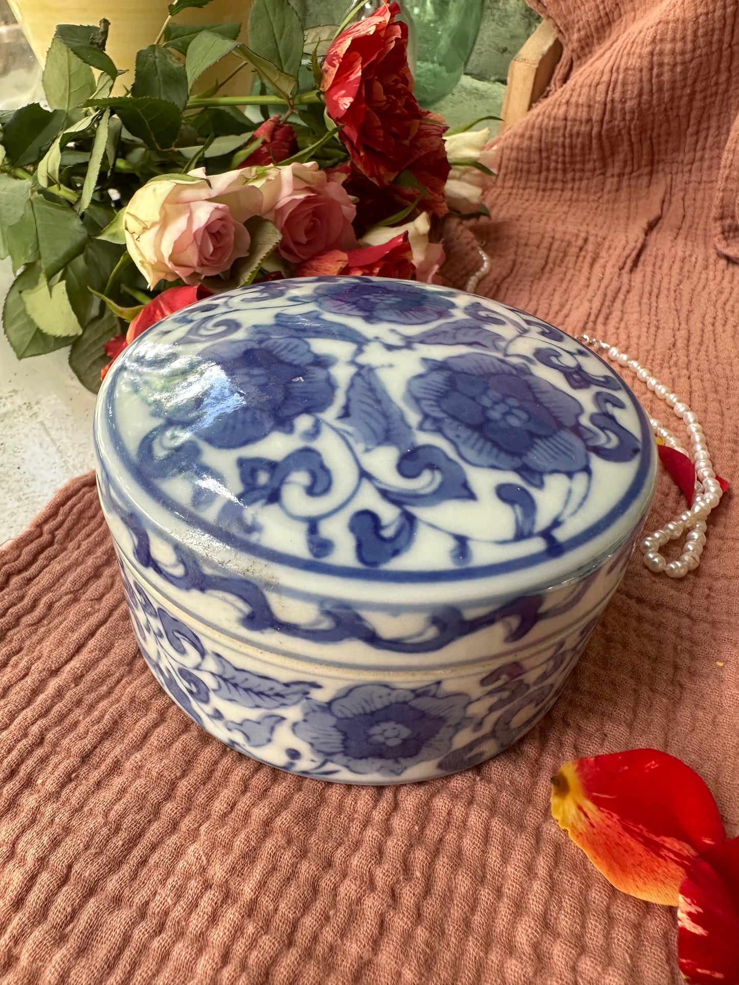 Boite à bijoux en porcelaine chinoise ronde De Raymonde à Zoé