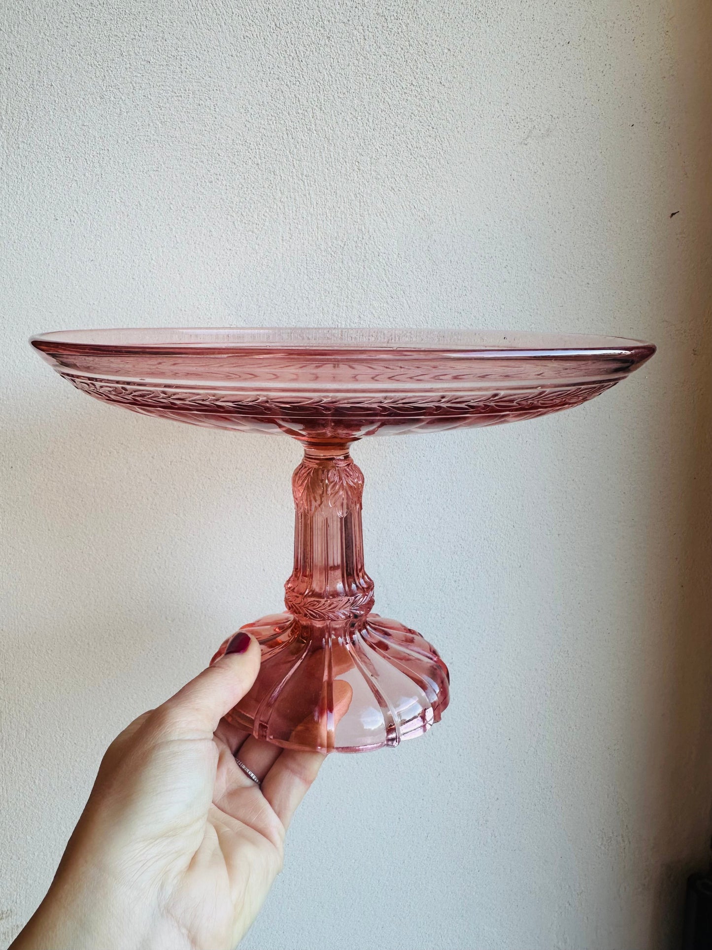 Coupe en verre moulé rose De Raymonde à Zoé