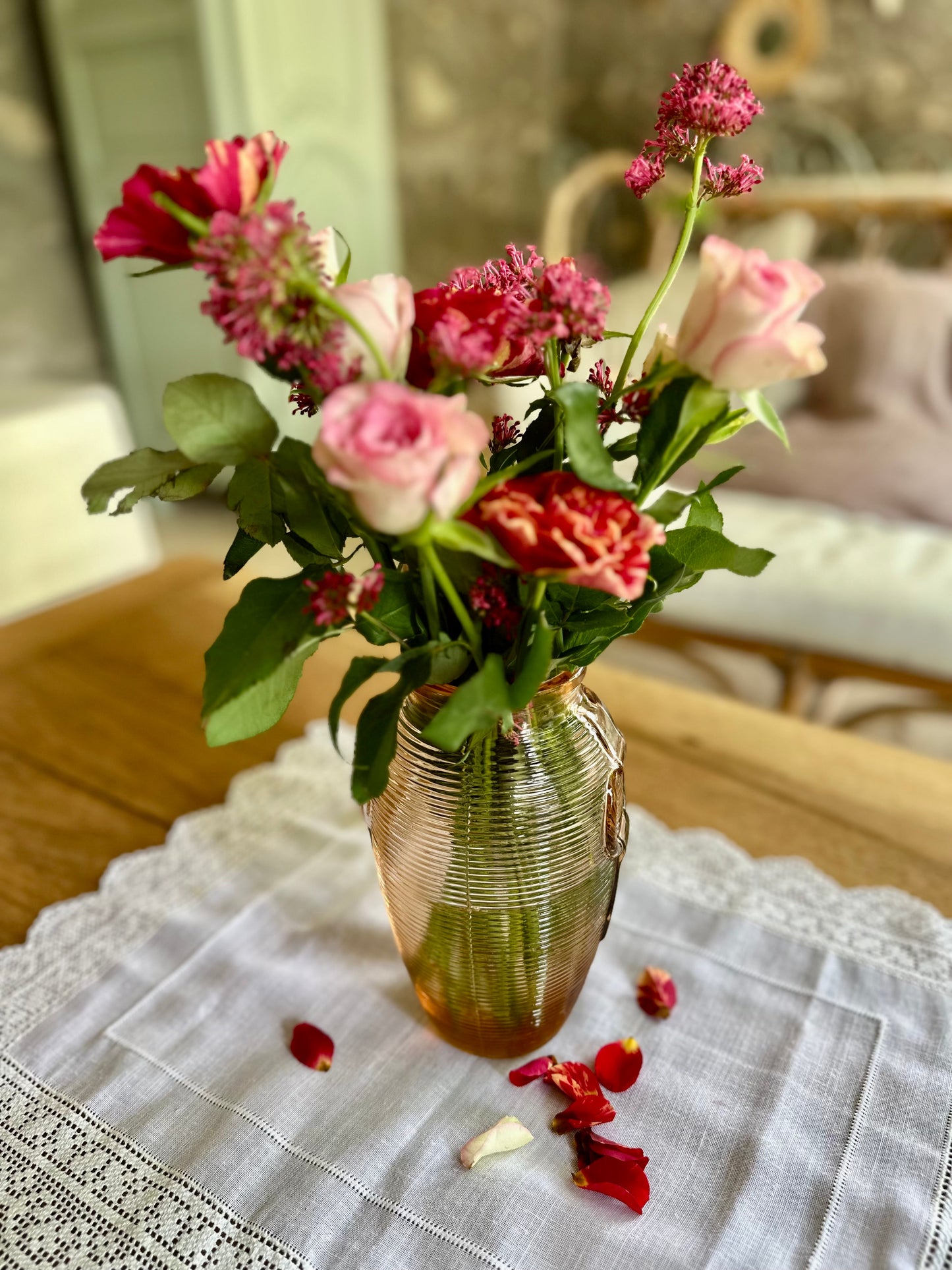 Vase vinrage rose en verre De Raymonde à Zoé