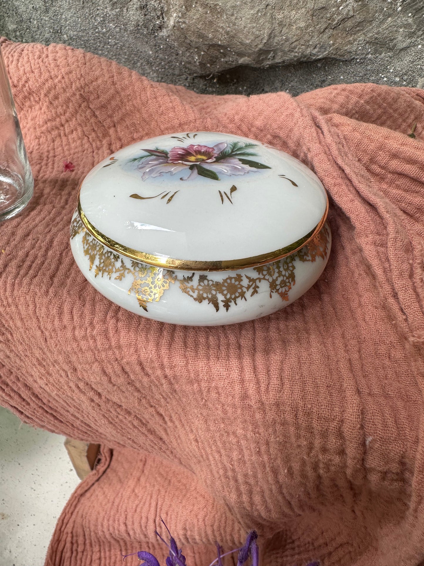 Boite à bijoux en porcelaine De Raymonde à Zoé