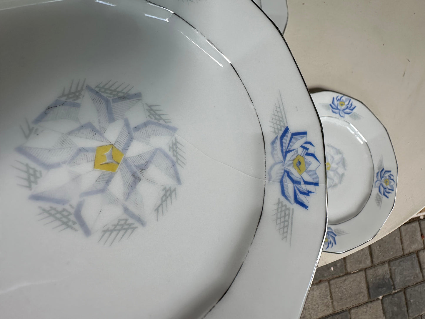 7 assiettes à dessert en porcelaine de Limoges De Raymonde à Zoé