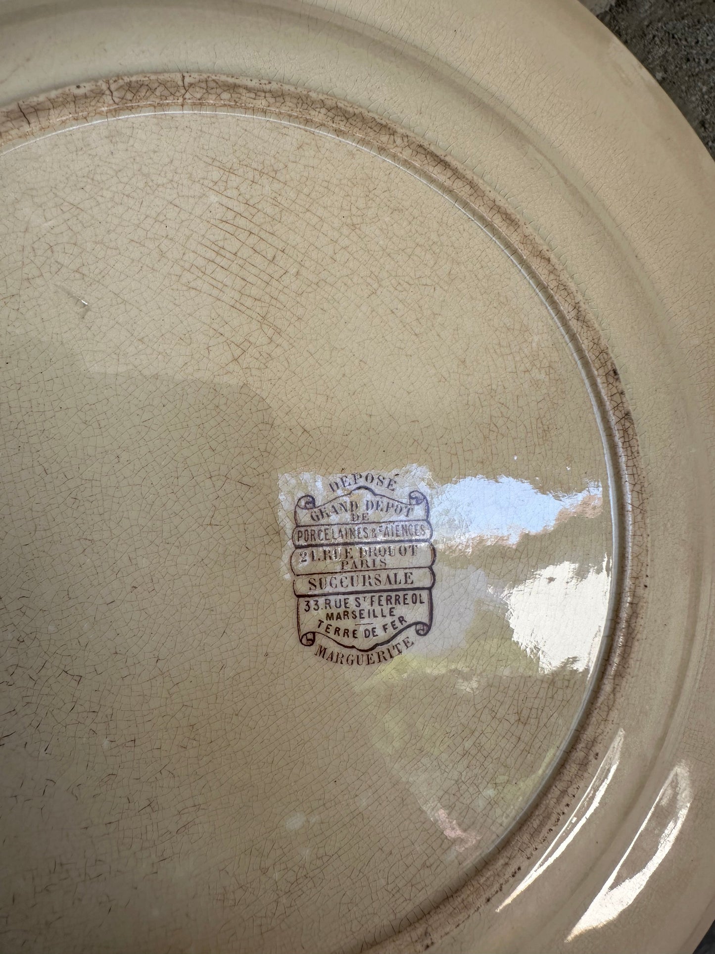 Duo d’assiettes plates terre de fer De Raymonde à Zoé