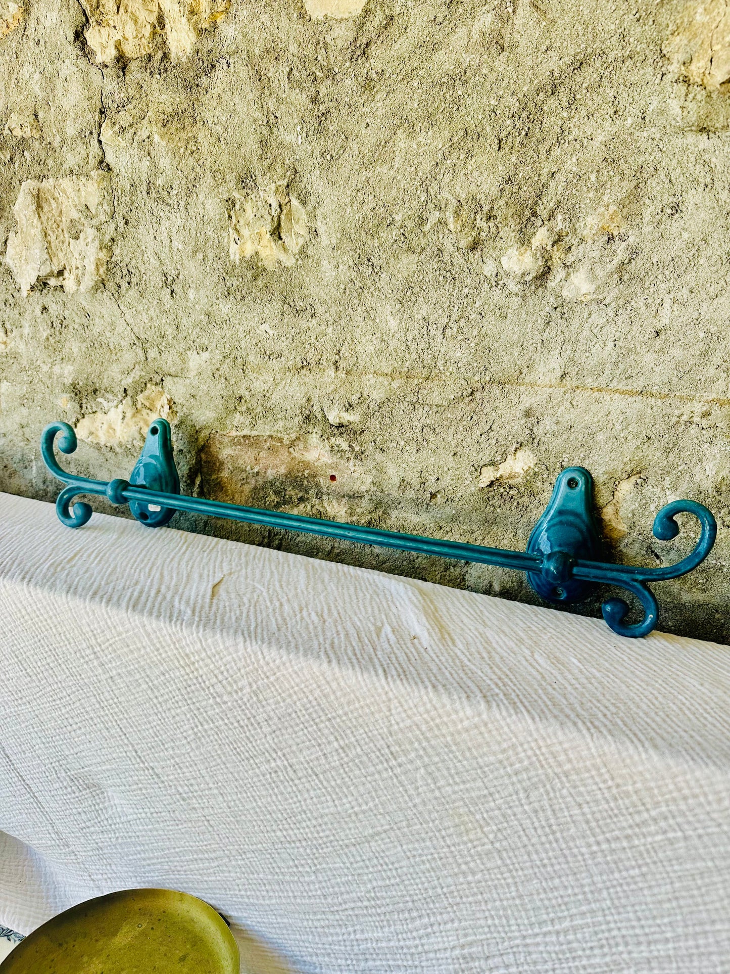 Porte serviette en fonte émaillée De Raymonde à Zoé