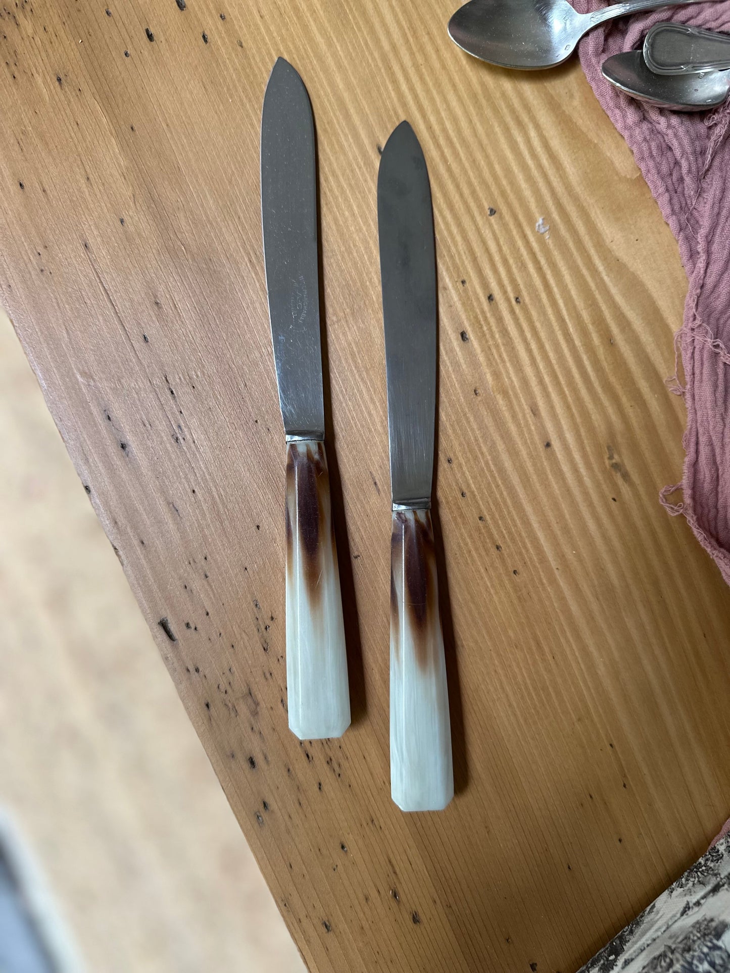 Ensemble de 12 couteaux De Raymonde à Zoé