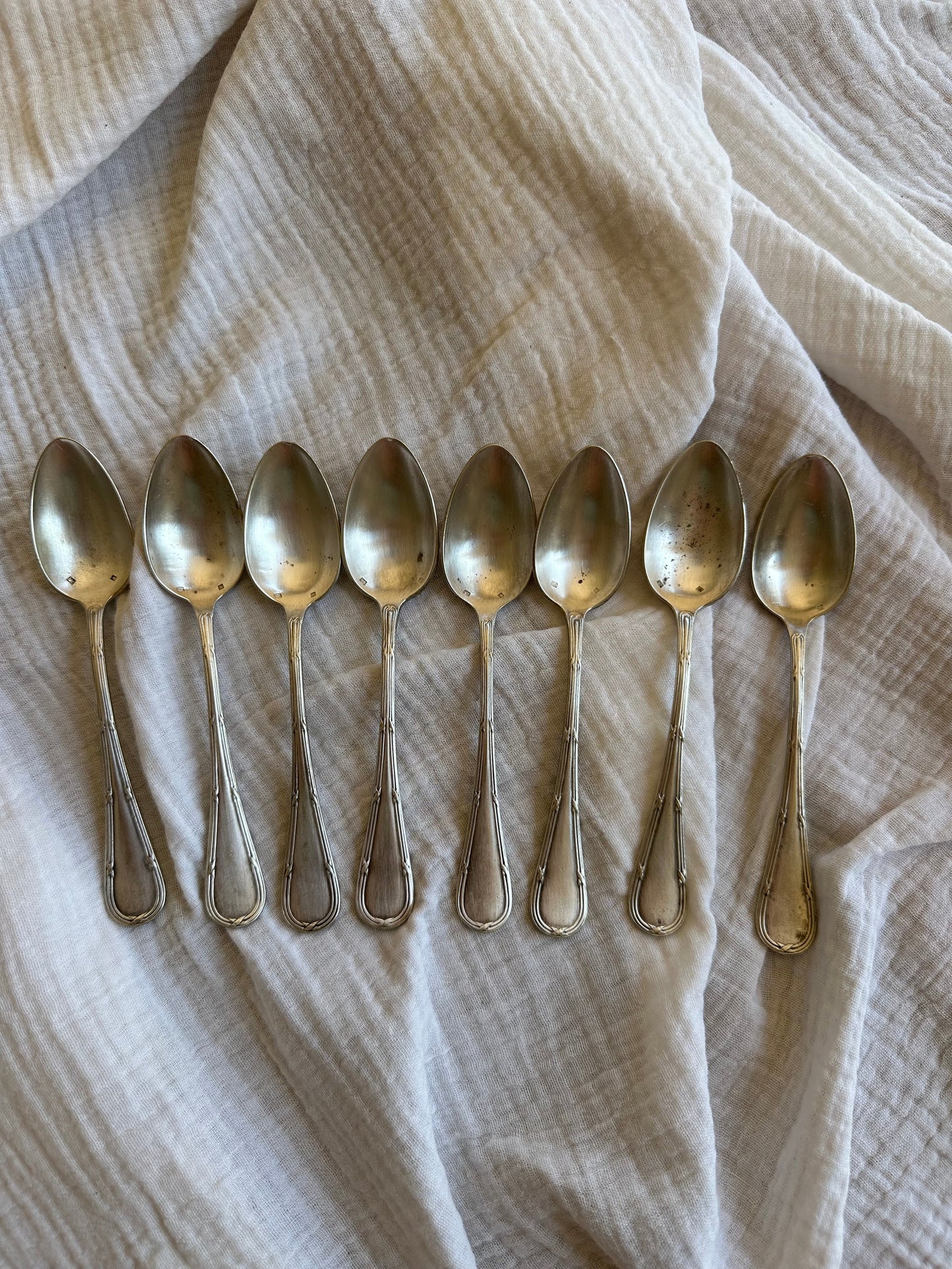 8 petites cuillères en métal argenté De Raymonde à Zoé