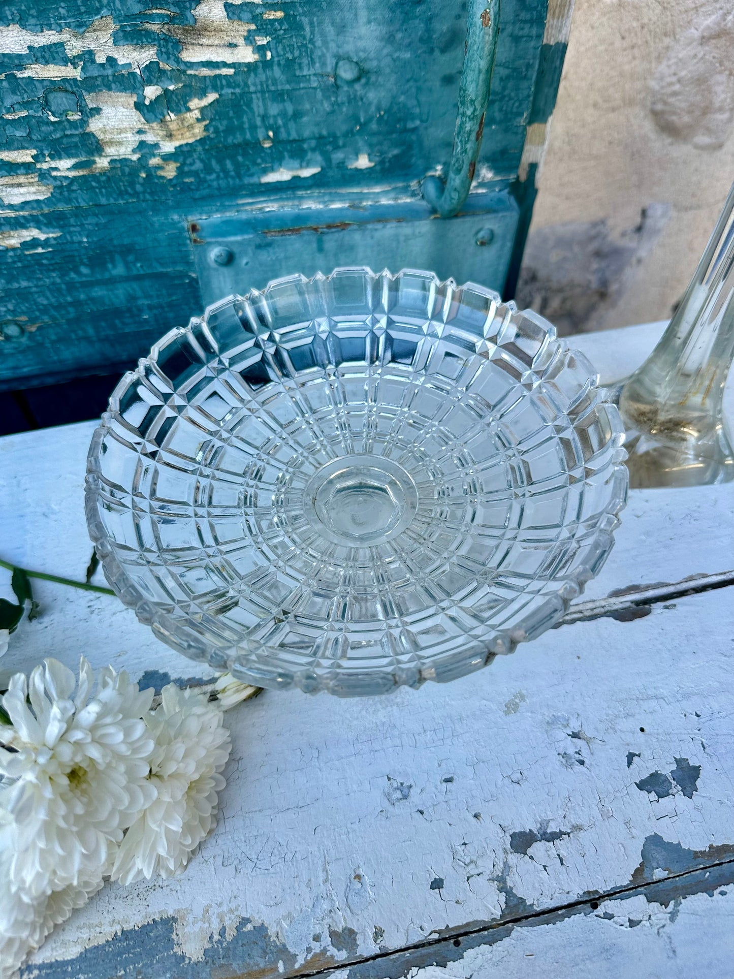 Petite coupe en verre moulé sur pied De Raymonde à Zoé