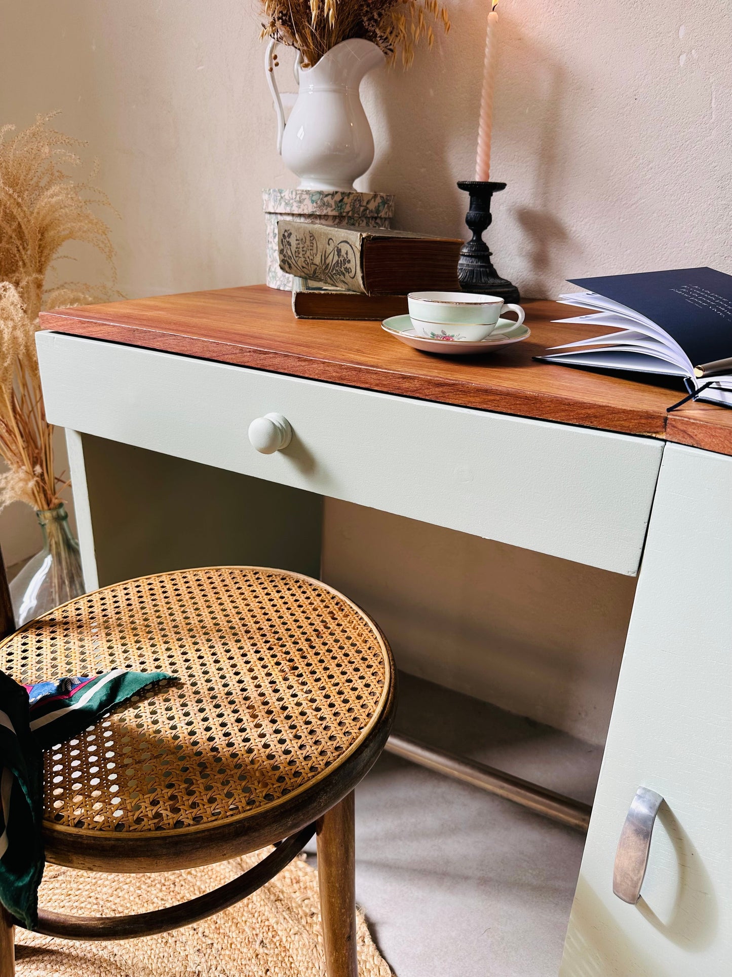 Bureau vintage relooké De Raymonde à Zoé