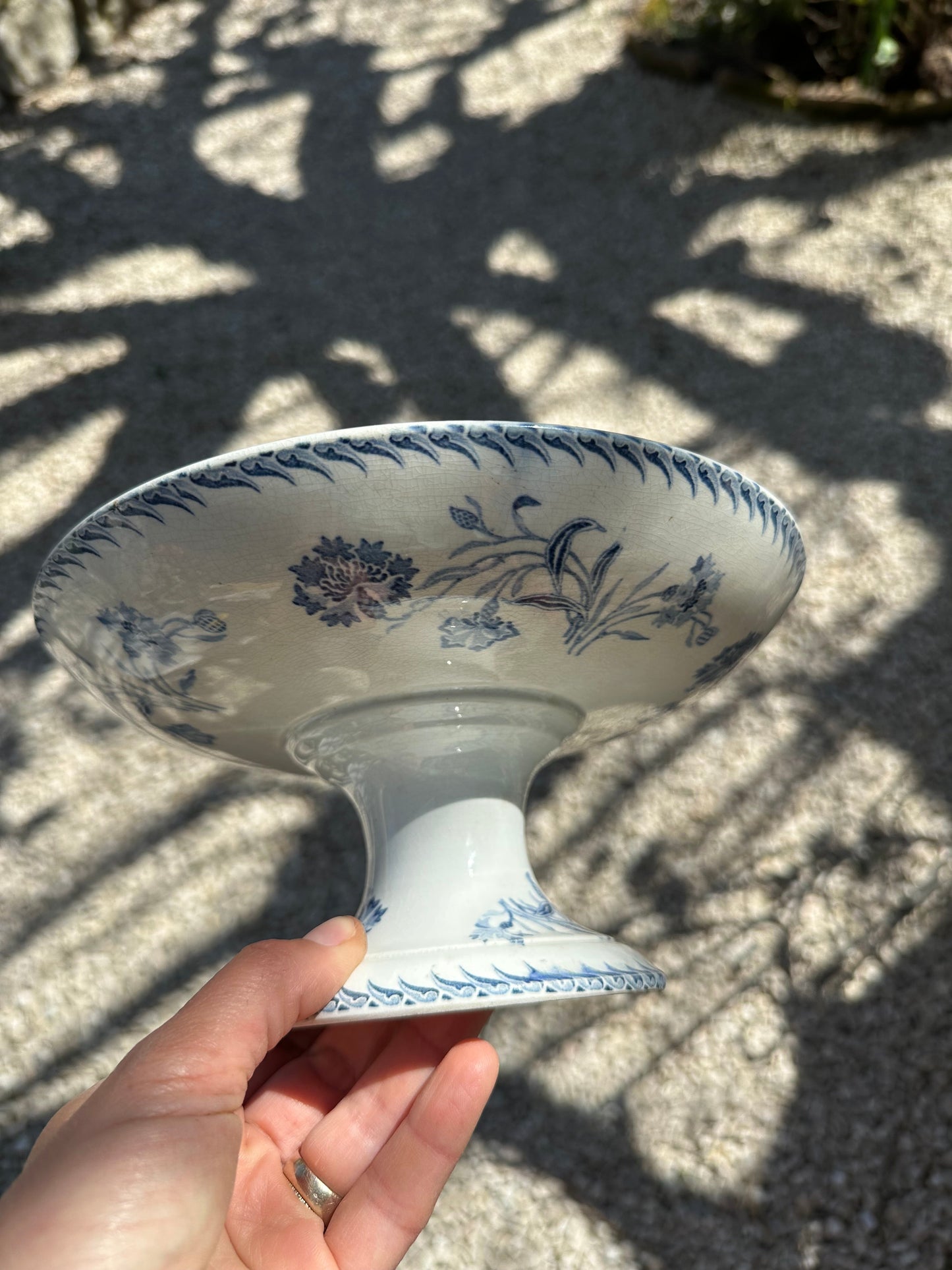 Compotier ancien en terre de fer De Raymonde à Zoé