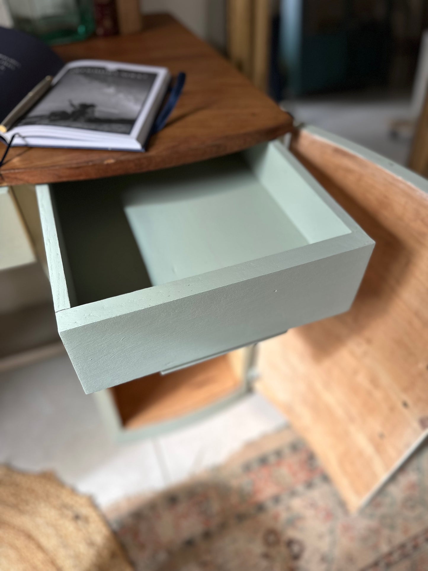 Bureau vintage relooké De Raymonde à Zoé