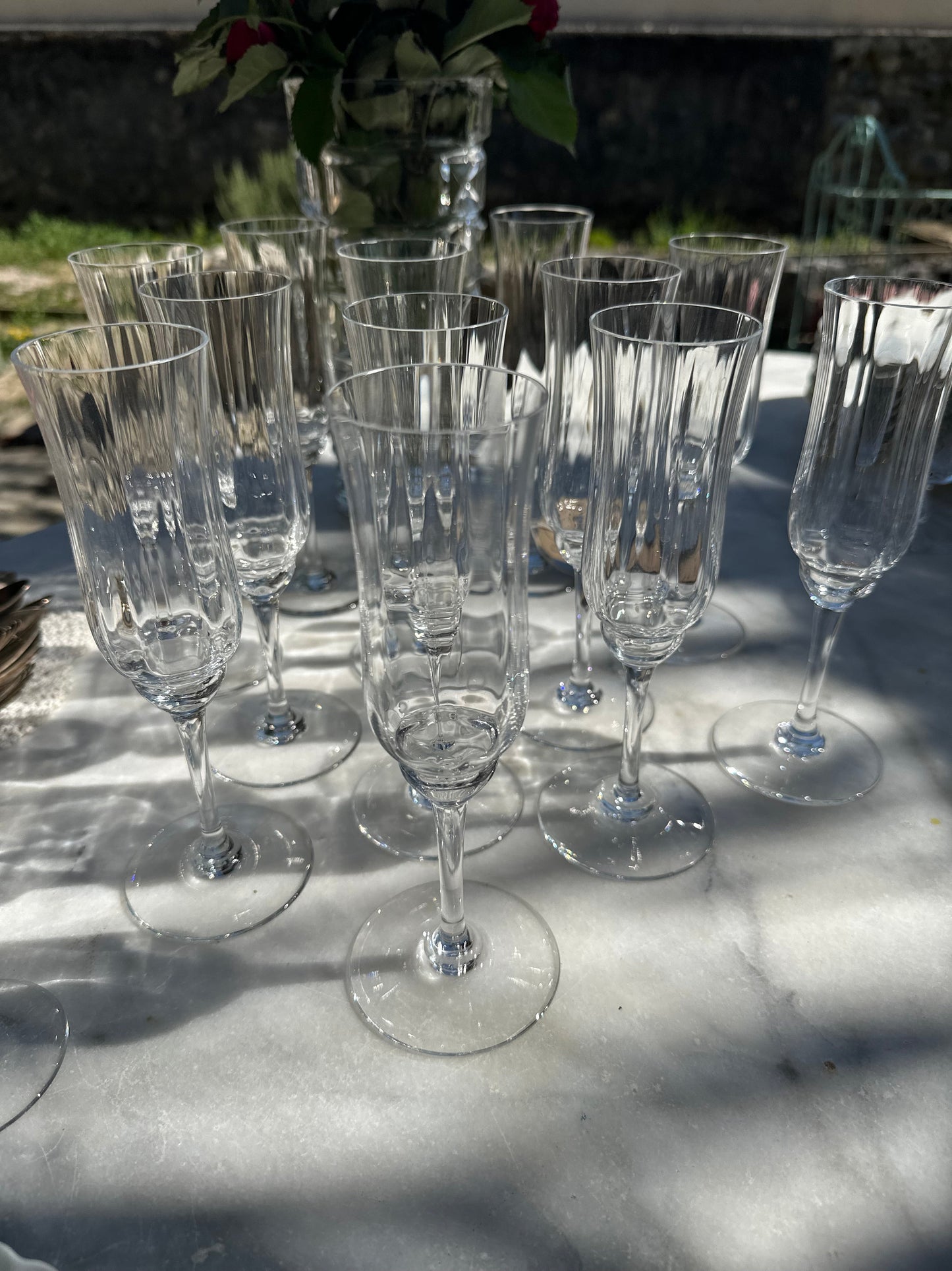 Ensemble de 12 flutes a champagne cristal de Baccarat De Raymonde à Zoé