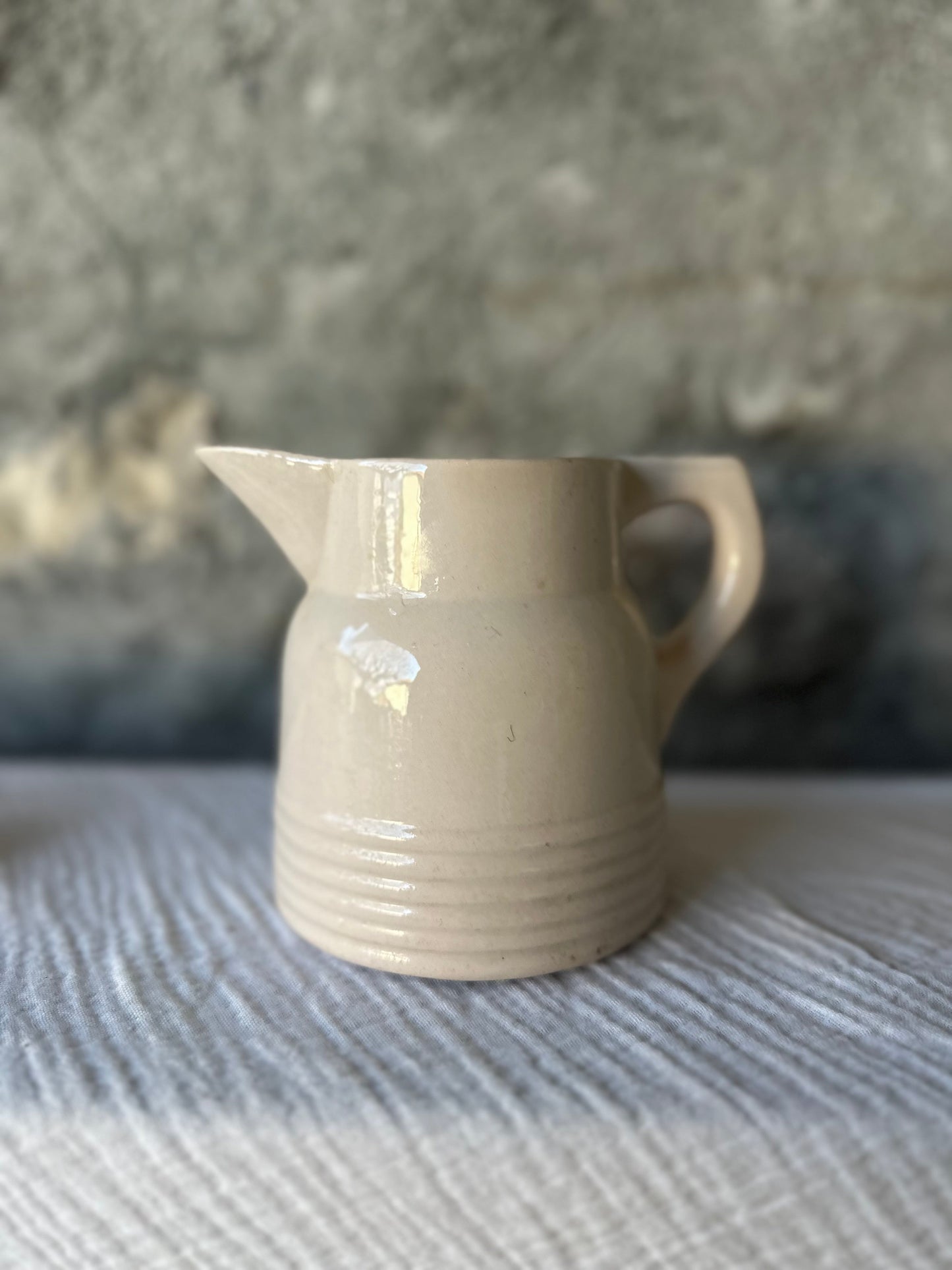 Pichet en céramique beige Longwy De Raymonde à Zoé