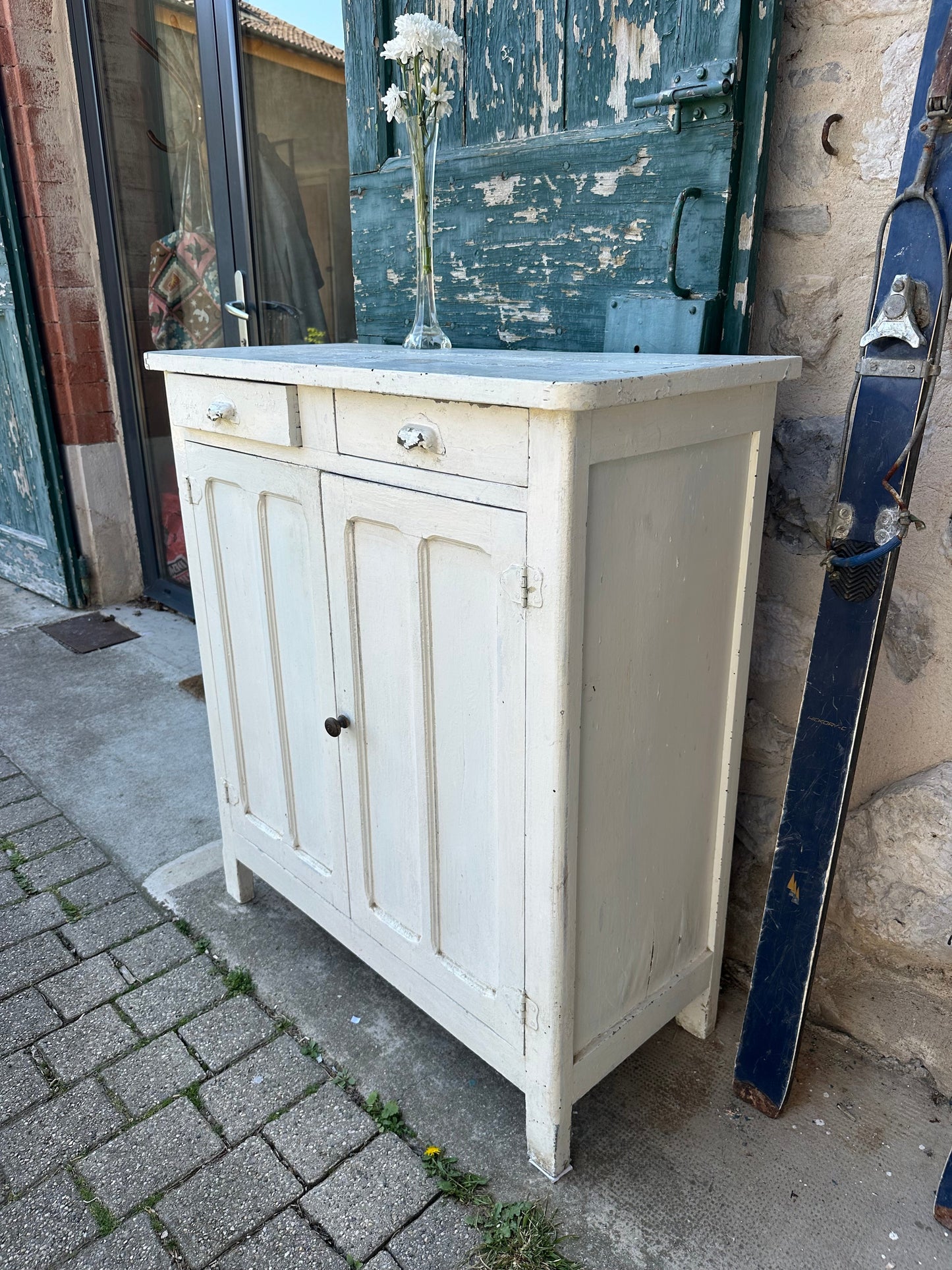 Petit buffet parisien A RELOOKER De Raymonde à Zoé