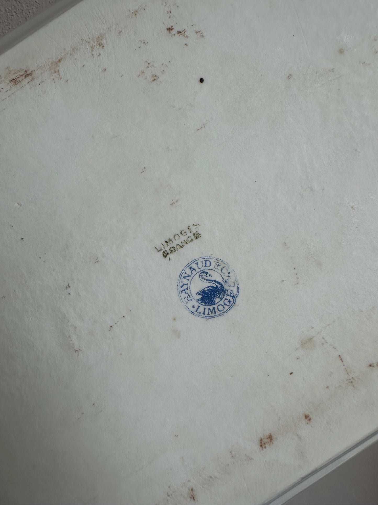 Plat a cake en porcelaine de Limoges De Raymonde à Zoé