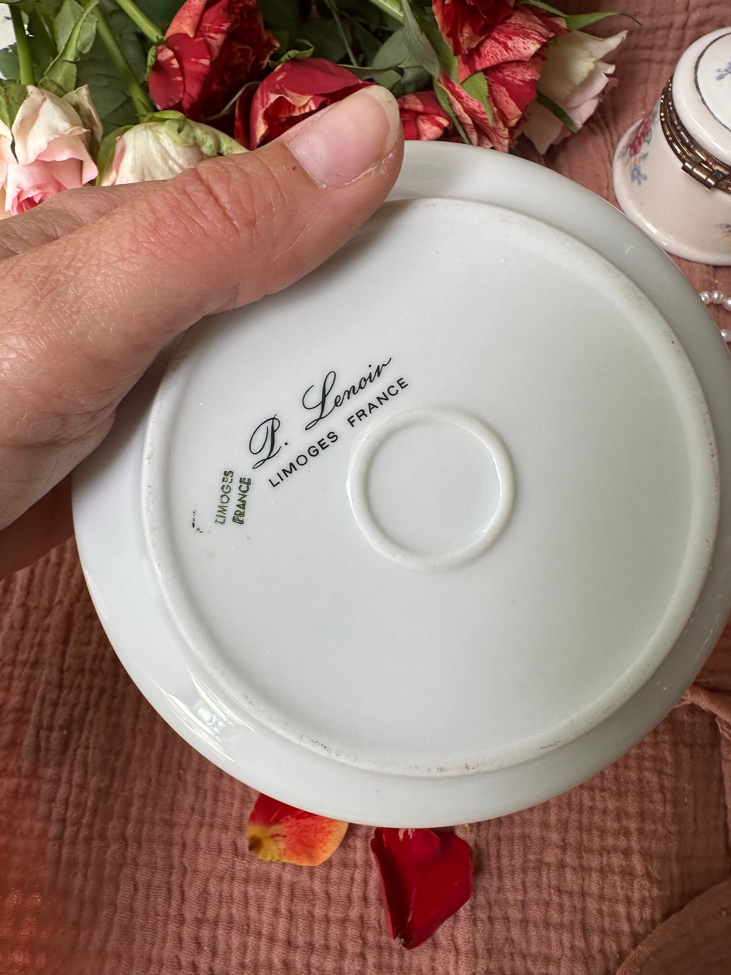 Boite à bijoux en porcelaine fleurie grand modèle De Raymonde à Zoé