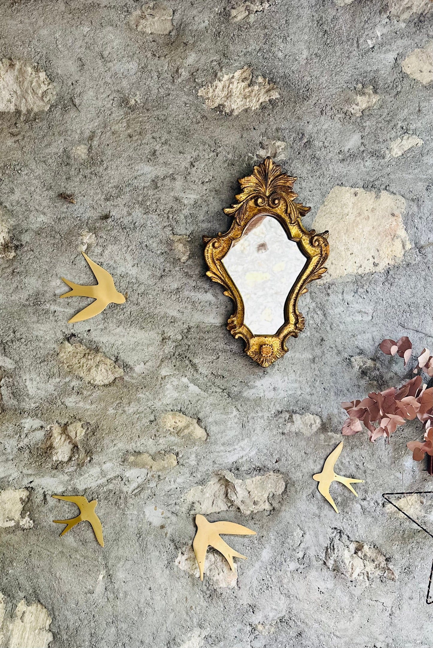 Petit miroir style baroque doré vintage De Raymonde à Zoé