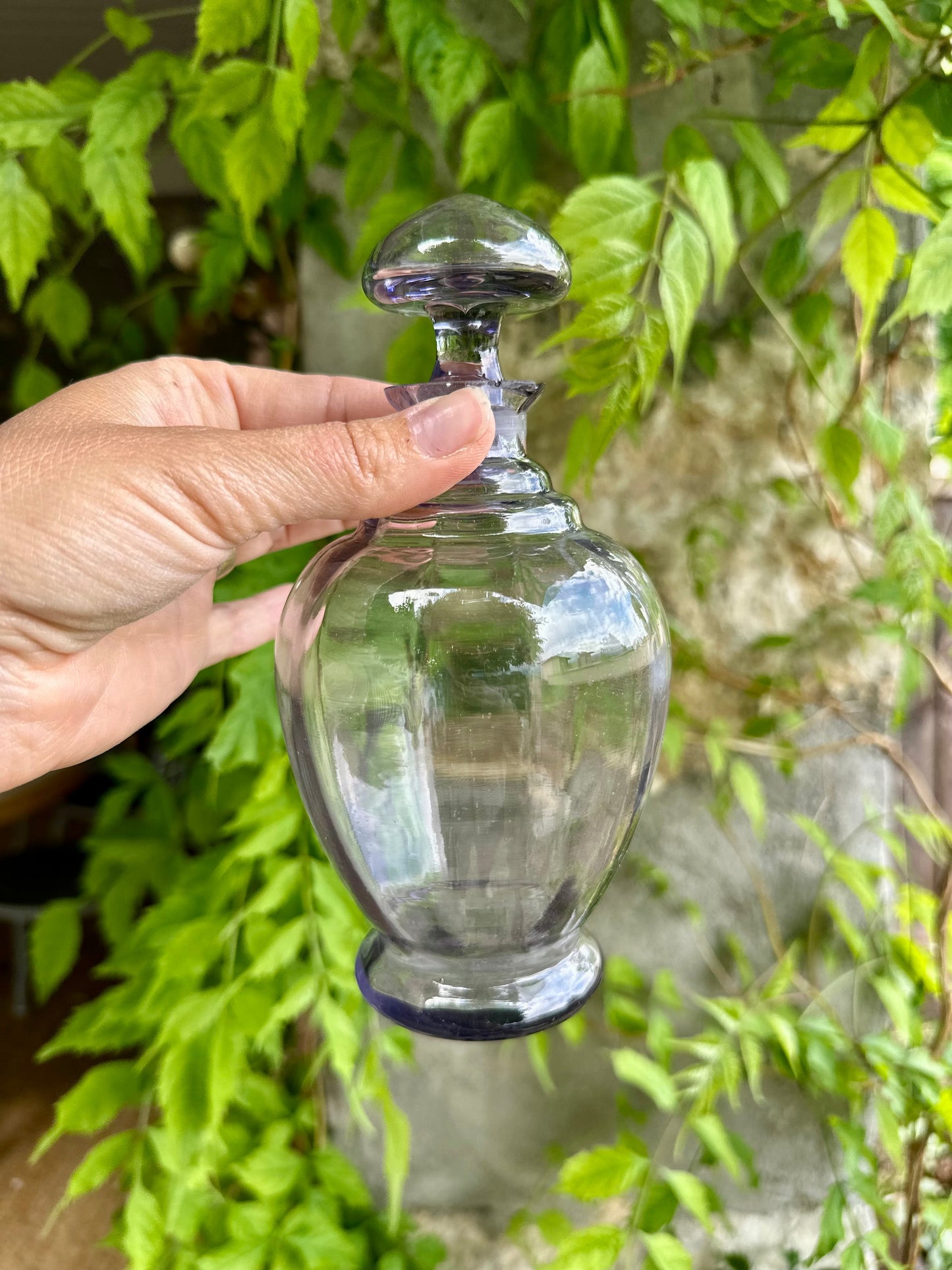 Petite carafe vintage avec son bouchon De Raymonde à Zoé