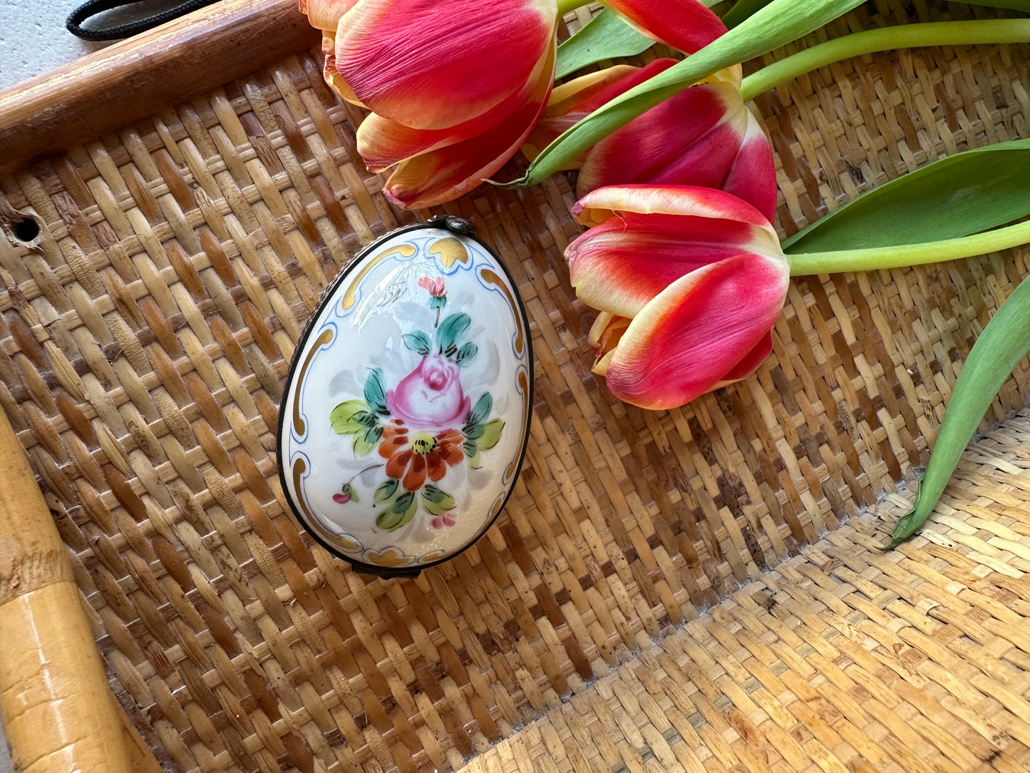 Petite boite à bijoux en porcelaine de Limoges De Raymonde à Zoé