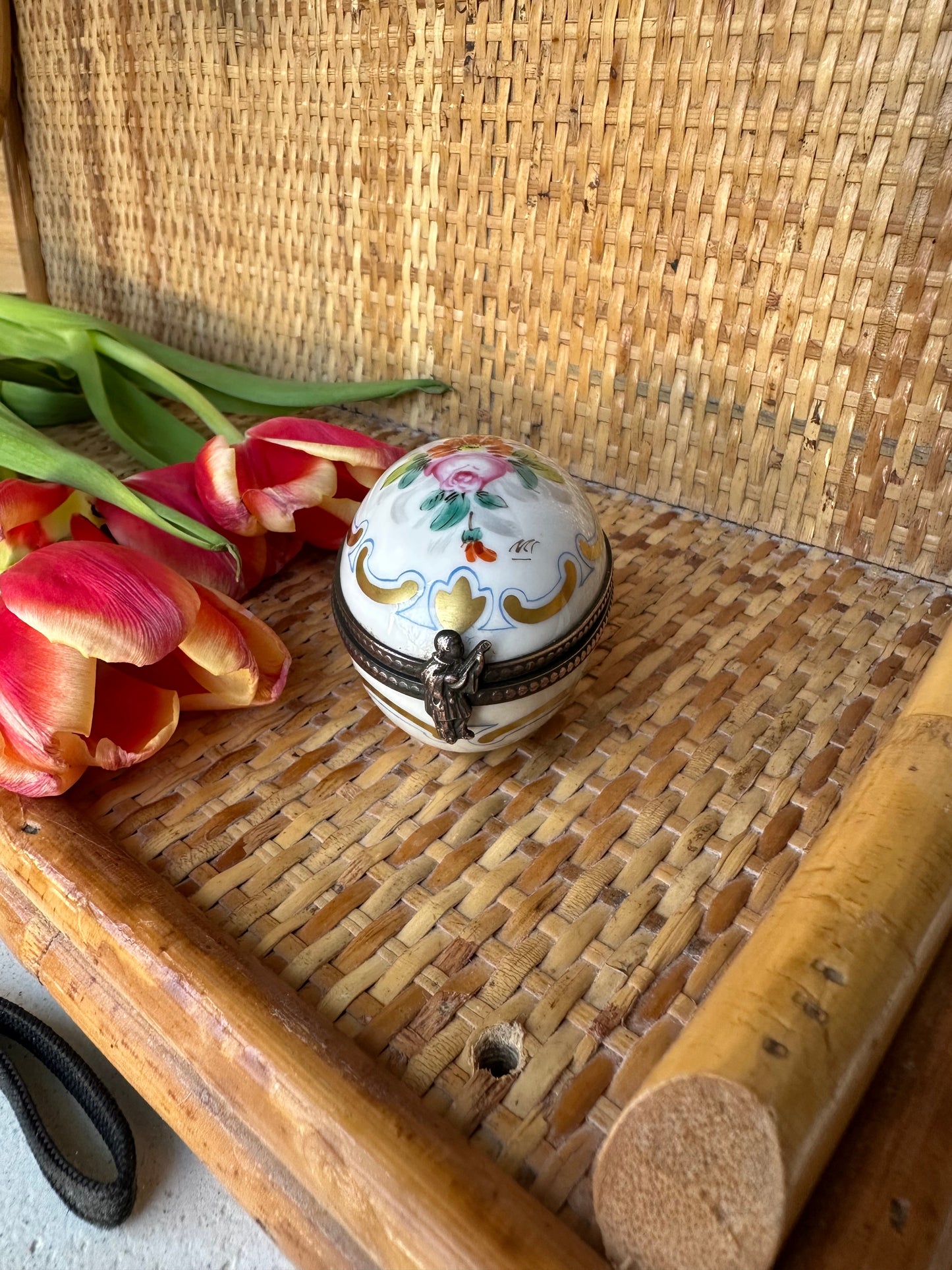 Petite boite à bijoux en porcelaine de Limoges De Raymonde à Zoé
