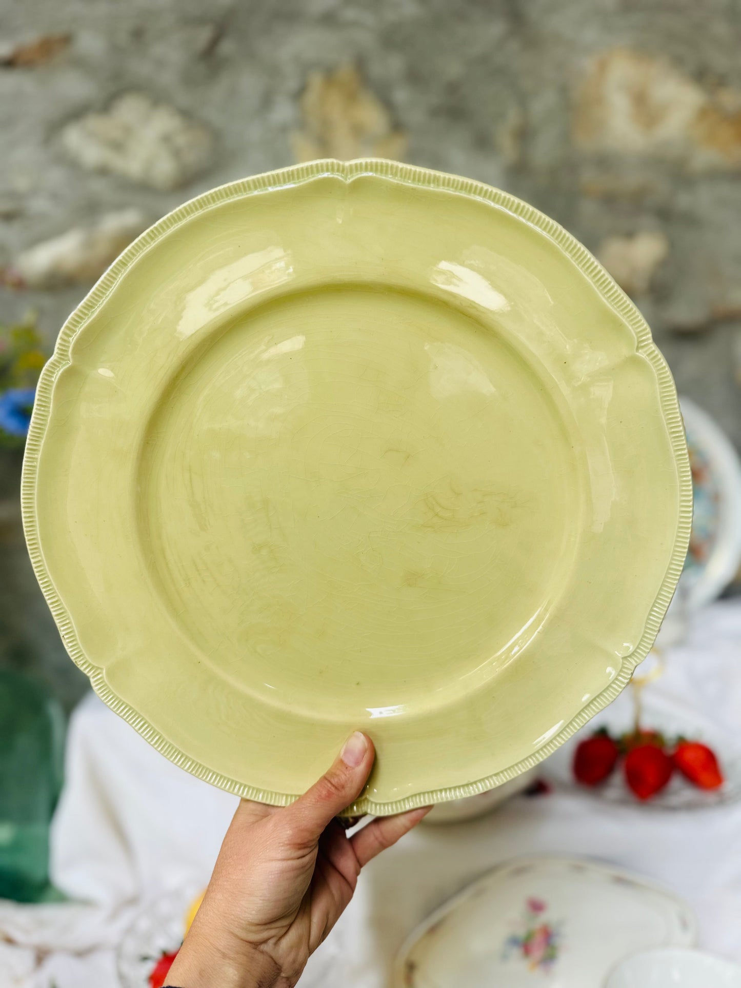 Grand plat à tarte en faience de Longchamp De Raymonde à Zoé