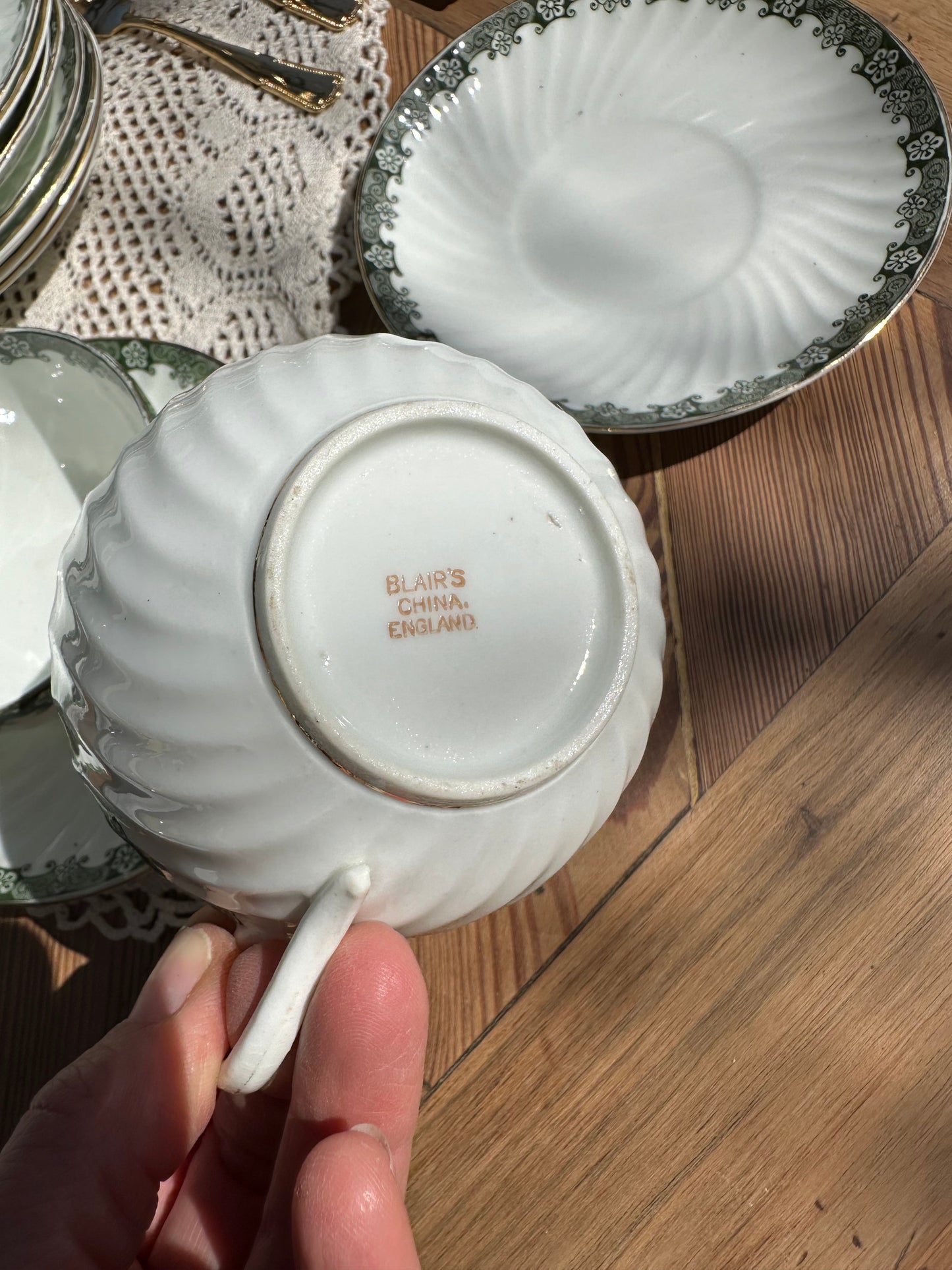 Tasse et soucoupe assortie en porcelaine anglaise De Raymonde à Zoé