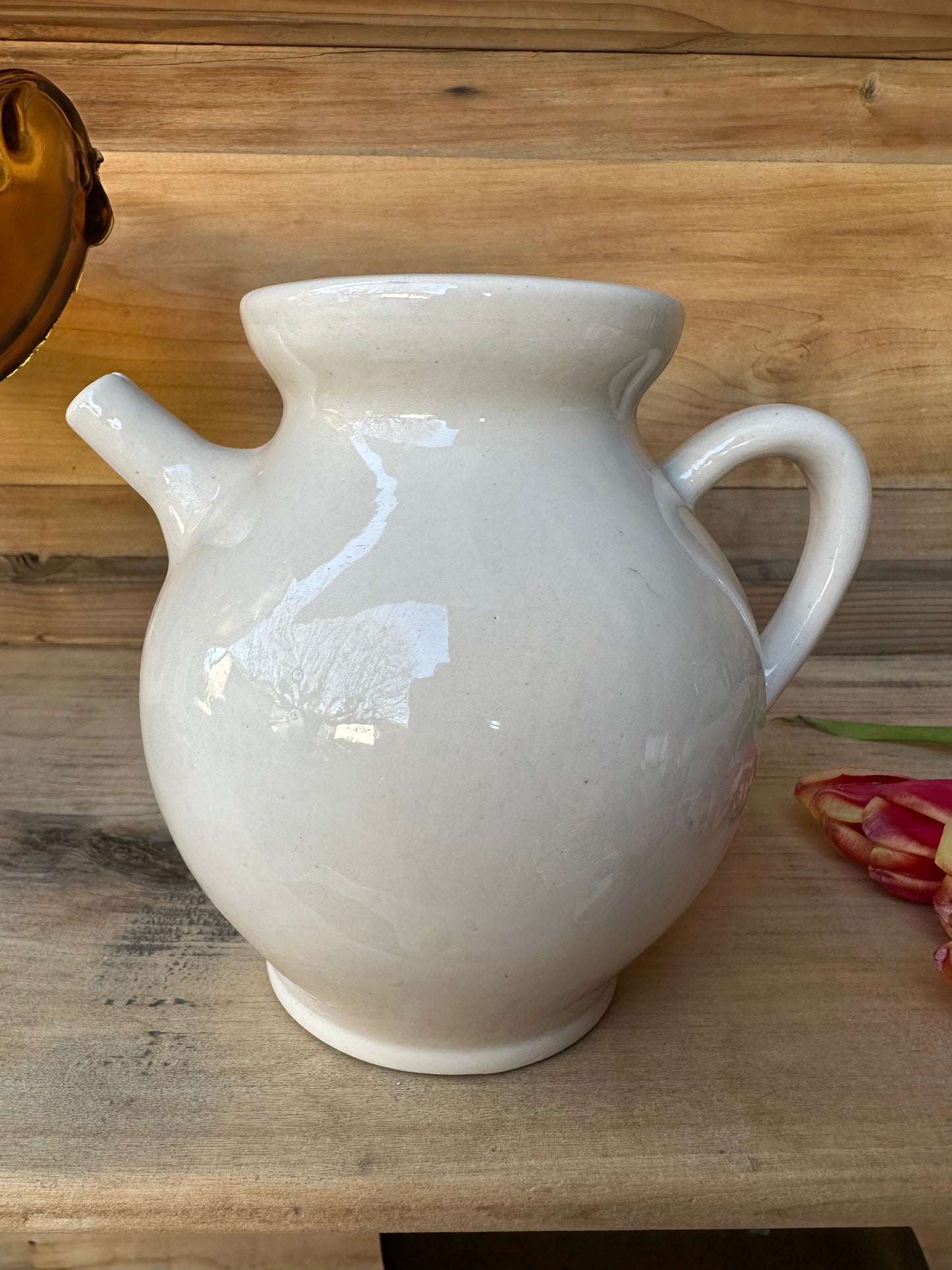 Ancien pichet a eau en céramique beige De Raymonde à Zoé