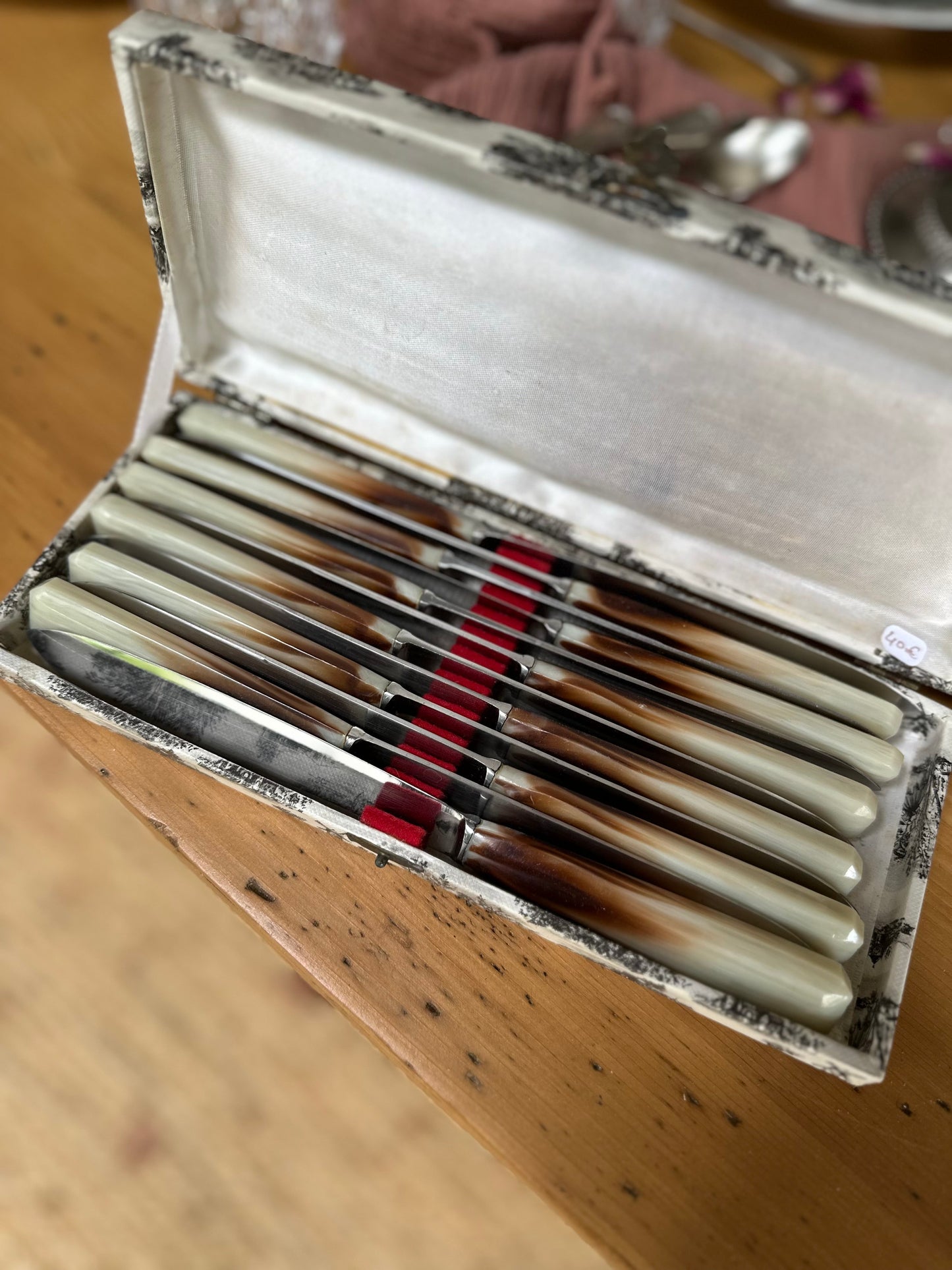 Ensemble de 12 couteaux De Raymonde à Zoé