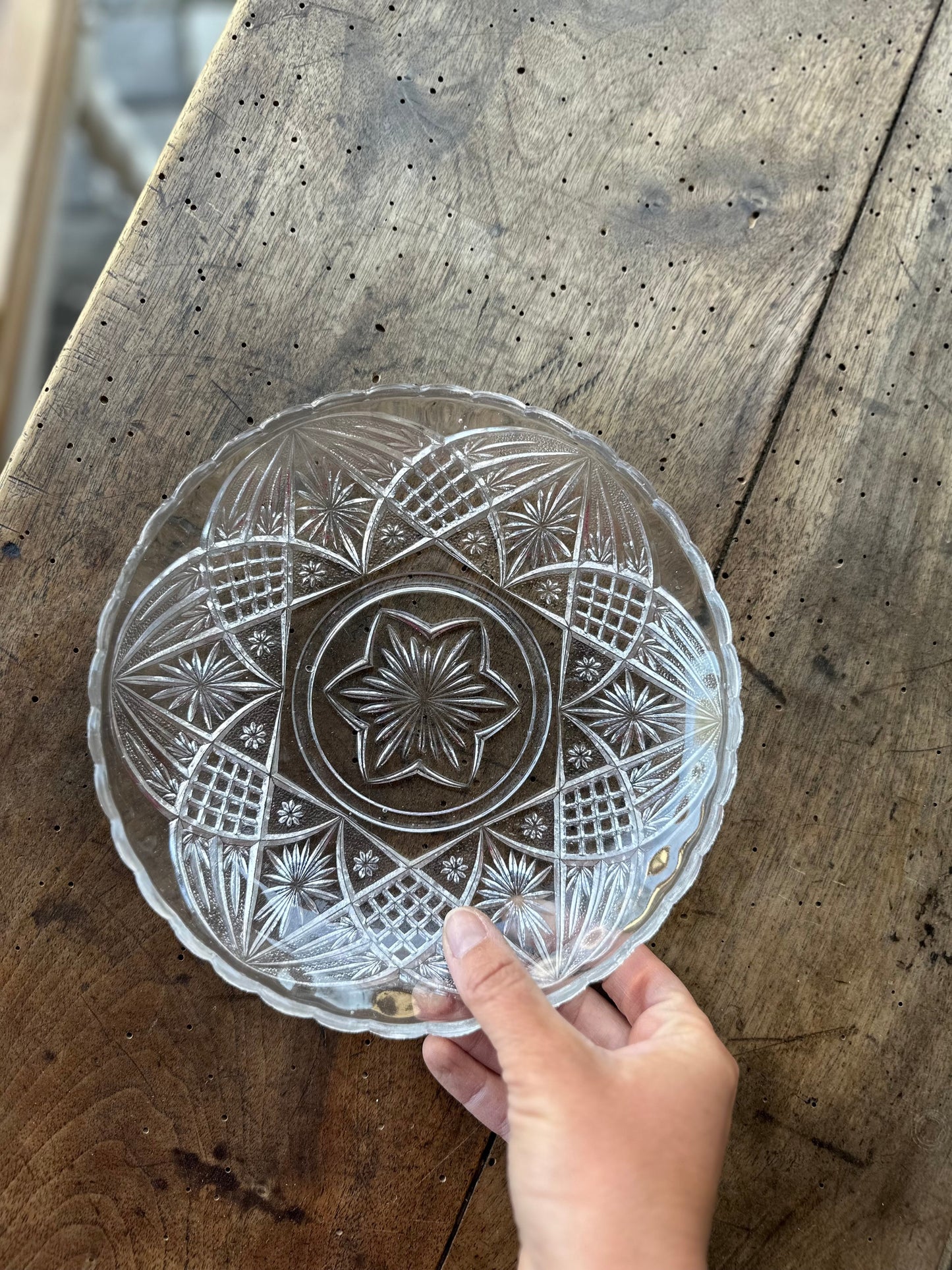 Petit plat en verre moulé De Raymonde à Zoé