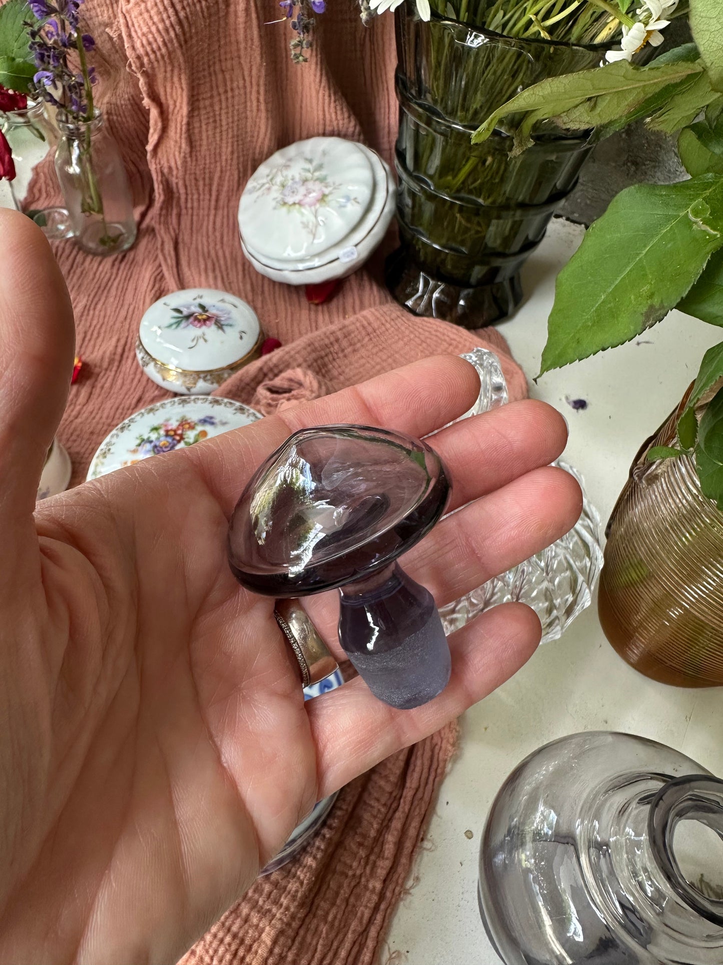 Petite carafe vintage avec son bouchon De Raymonde à Zoé