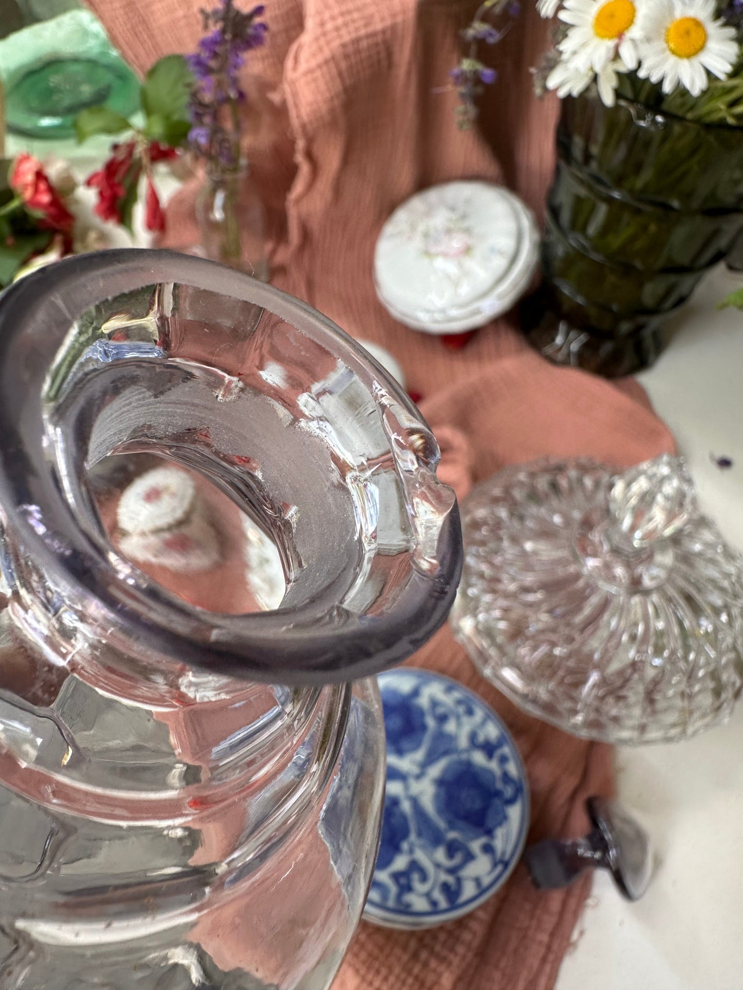 Petite carafe vintage avec son bouchon De Raymonde à Zoé