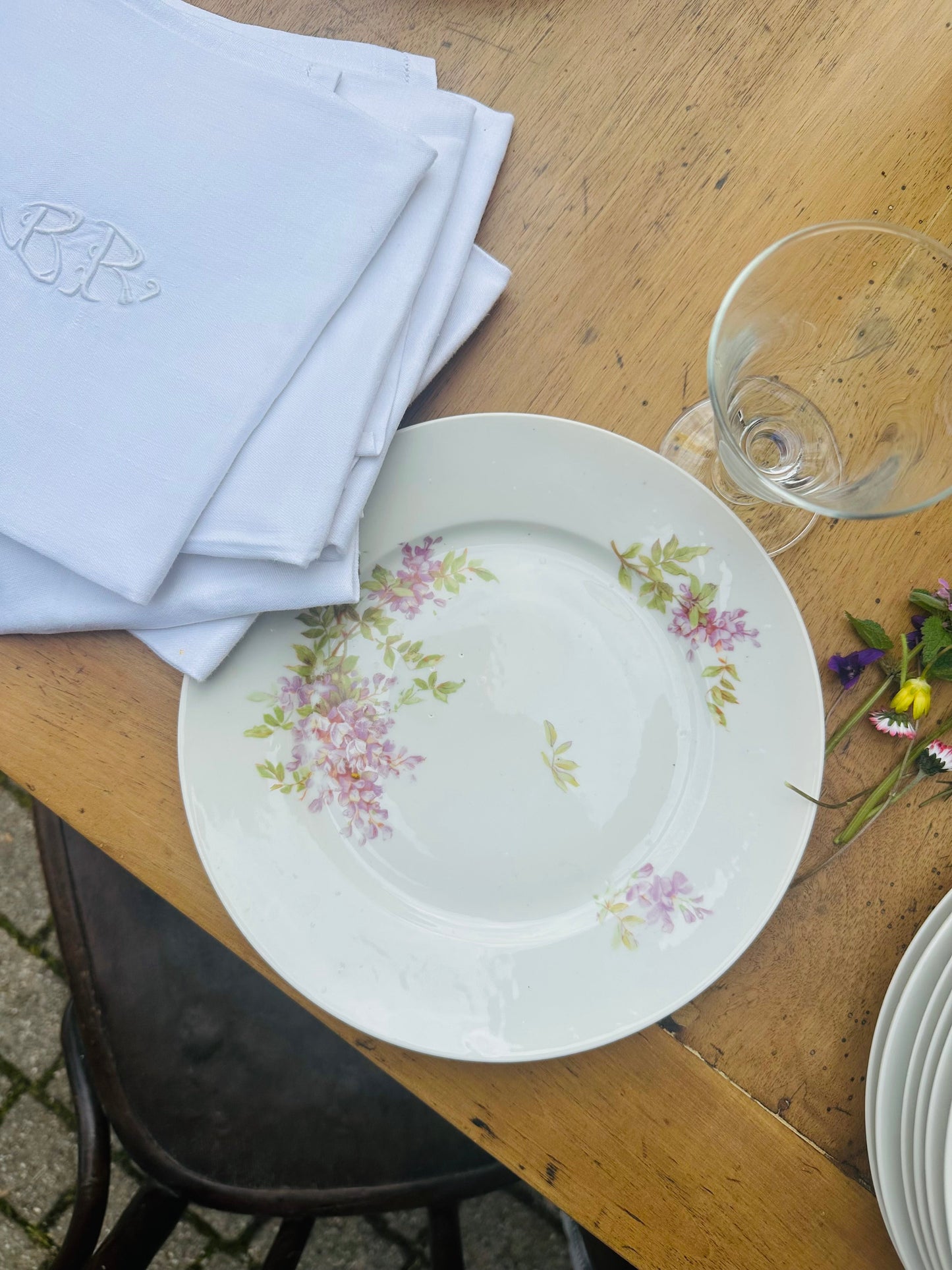 6 assiettes plates en porcelaine De Raymonde à Zoé