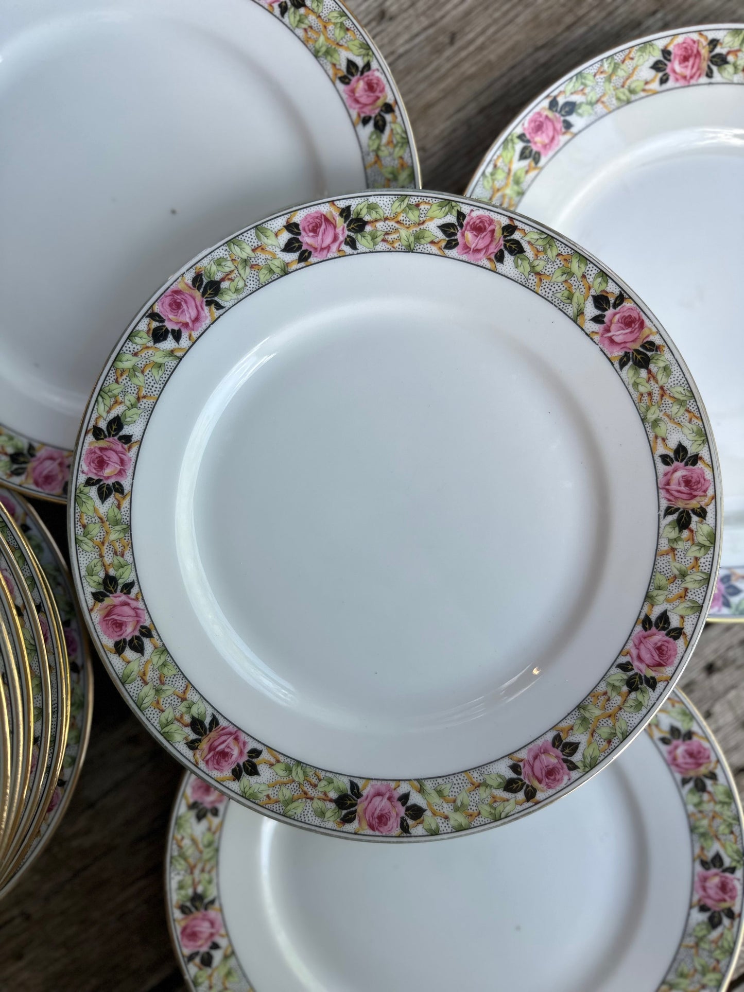 Ensemble de 6 assiettes plates en porcelaine fleurie De Raymonde à Zoé