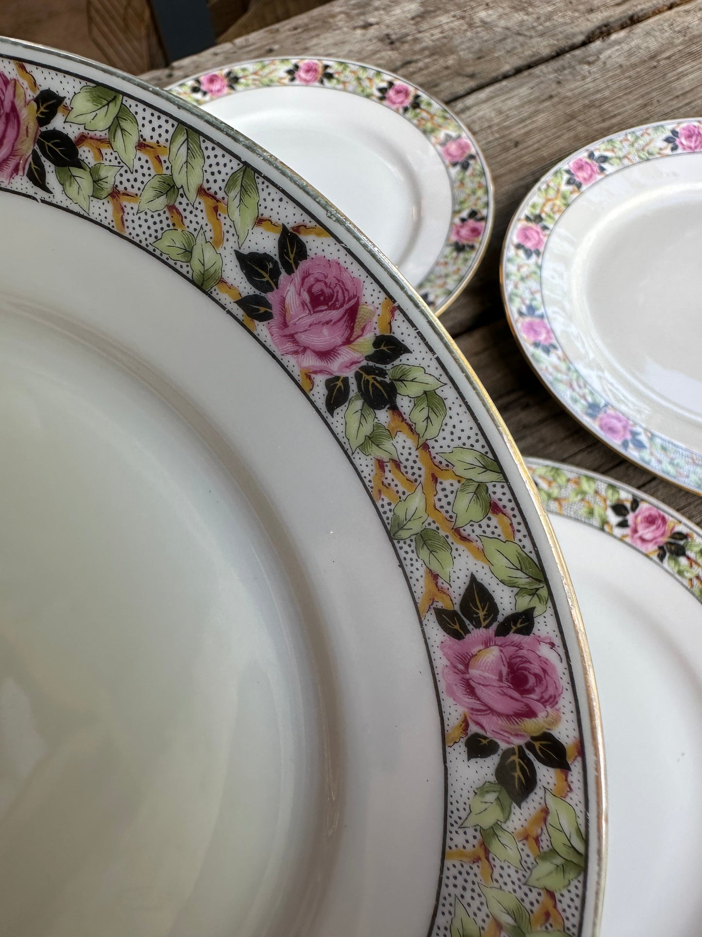 Ensemble de 6 assiettes plates en porcelaine fleurie De Raymonde à Zoé