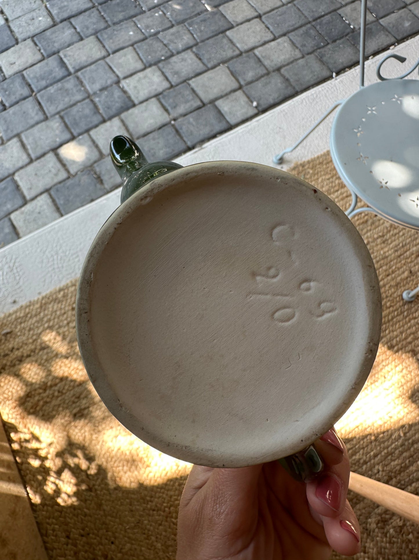 Petite théière vintage en faïence verte De Raymonde à Zoé