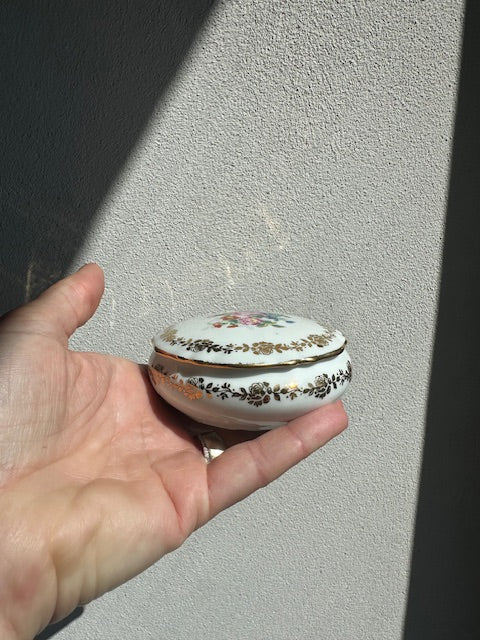 Boite à bijoux en porcelaine moyen modèle De Raymonde à Zoé