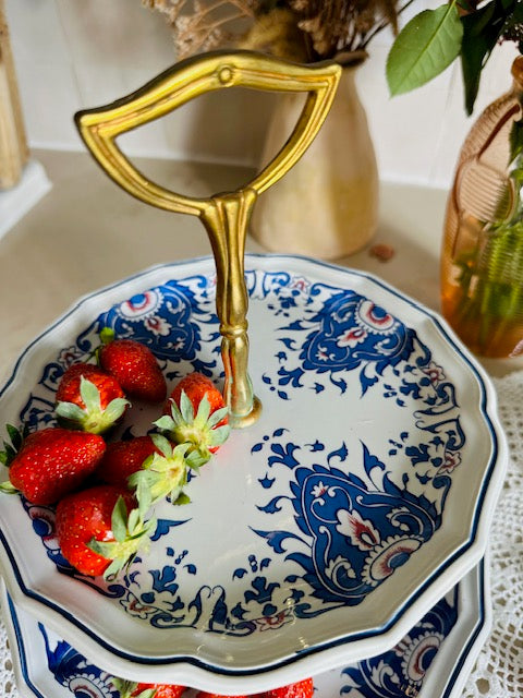 Serviteur à 2 niveaux en faience bleue et blanche De Raymonde à Zoé