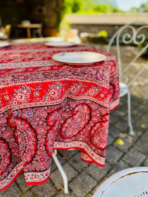 Nappe carrée imprimée rouge De Raymonde à Zoé