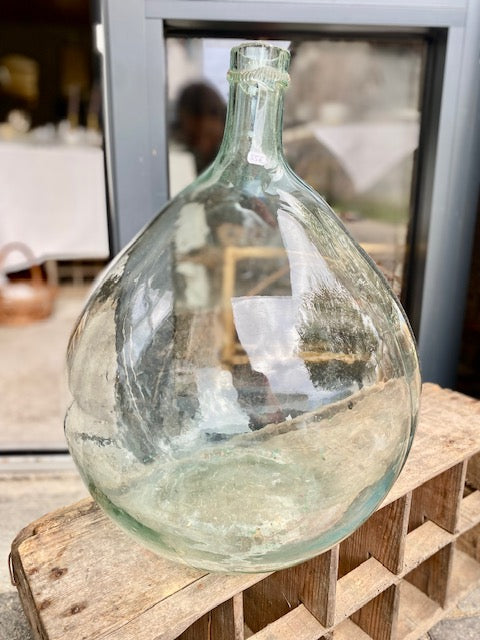 Dame jeanne transparente De Raymonde à Zoé