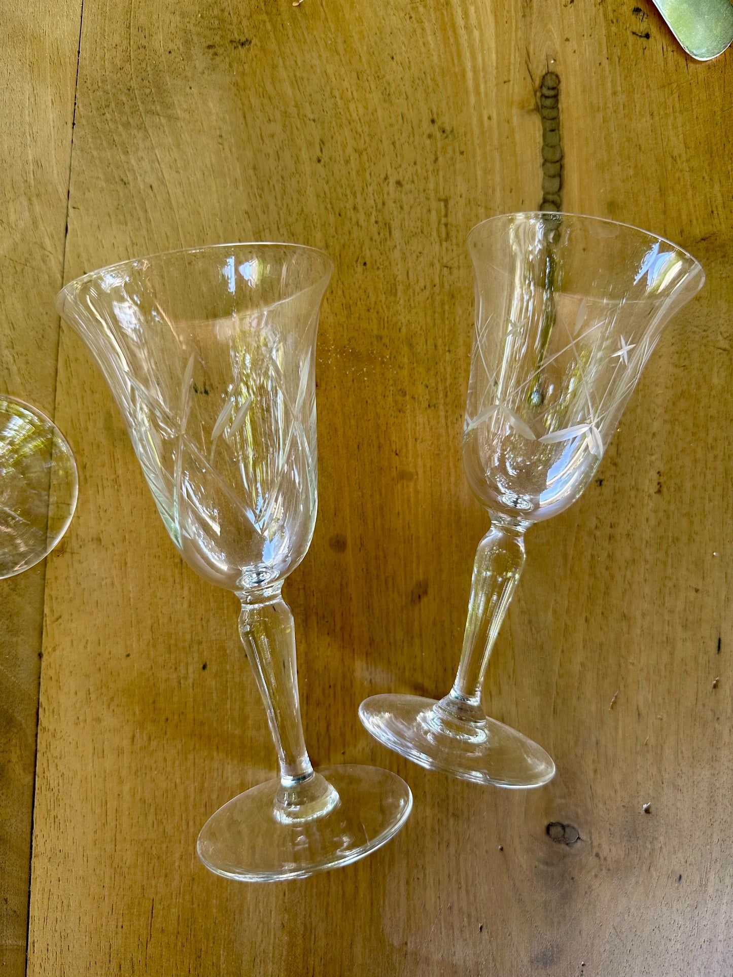 10 verres à vin en verre ciselé De Raymonde à Zoé