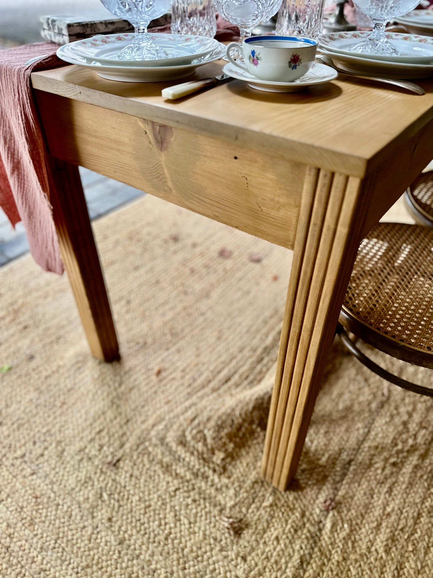 Table En Bois massif vintage De Raymonde à Zoé