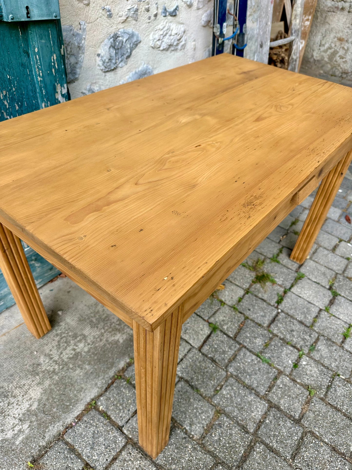 Table En Bois massif vintage De Raymonde à Zoé