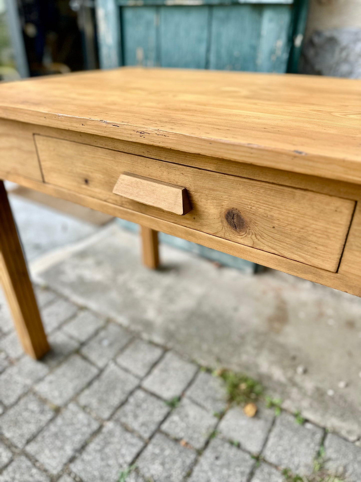 Table En Bois massif vintage De Raymonde à Zoé