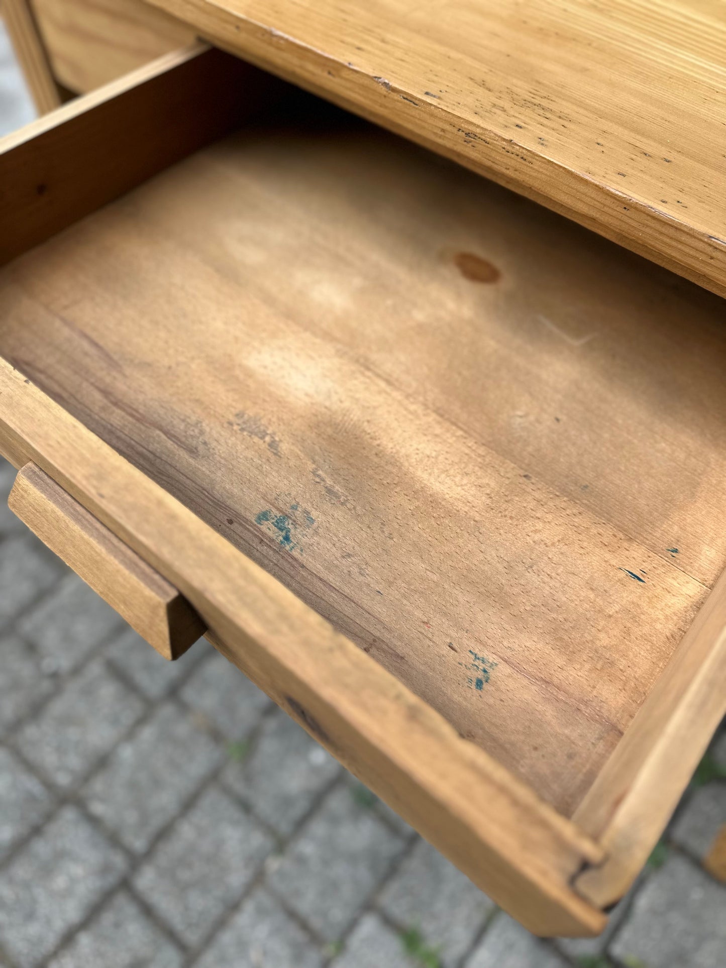 Table En Bois massif vintage De Raymonde à Zoé