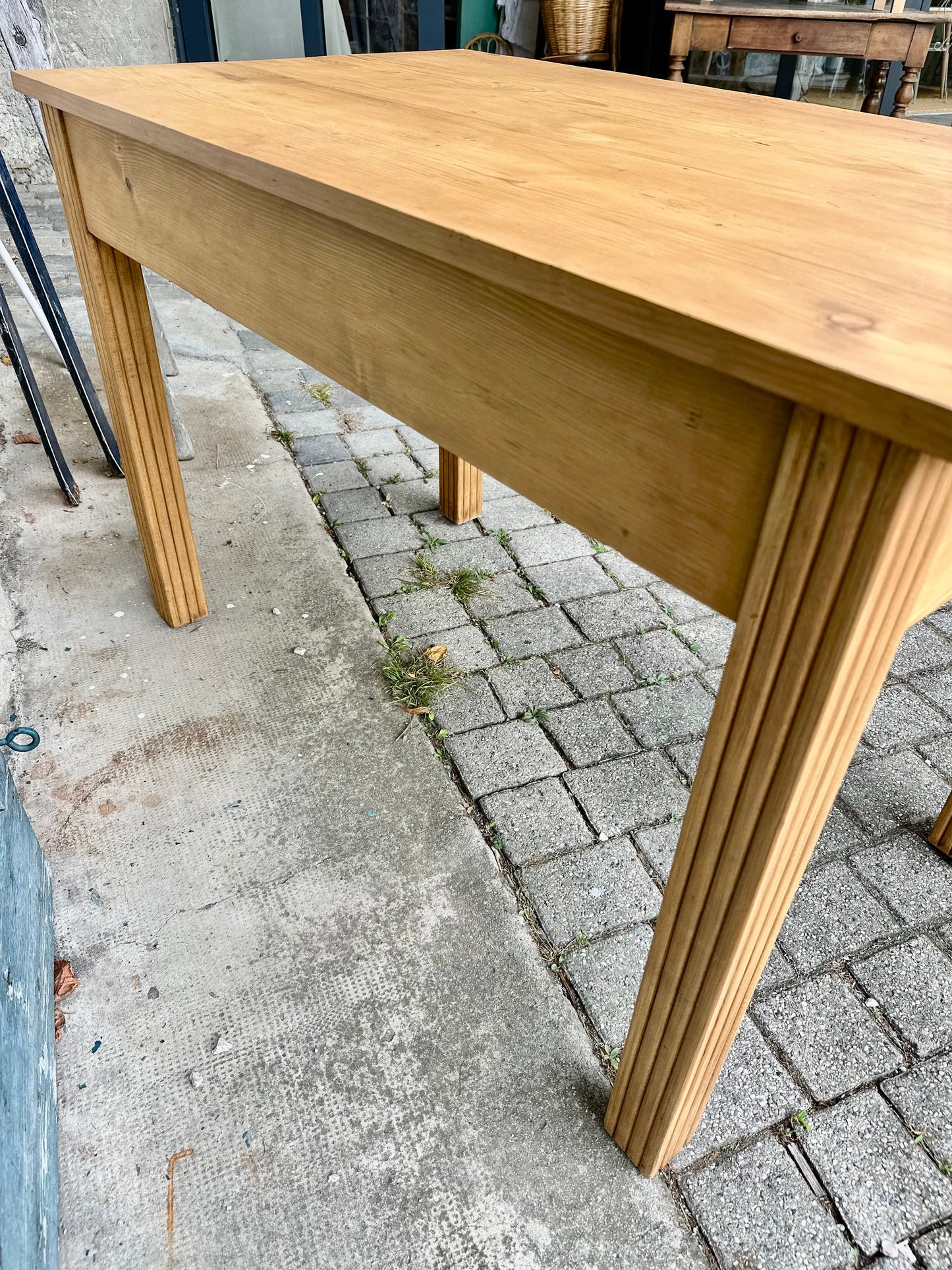Table En Bois massif vintage De Raymonde à Zoé