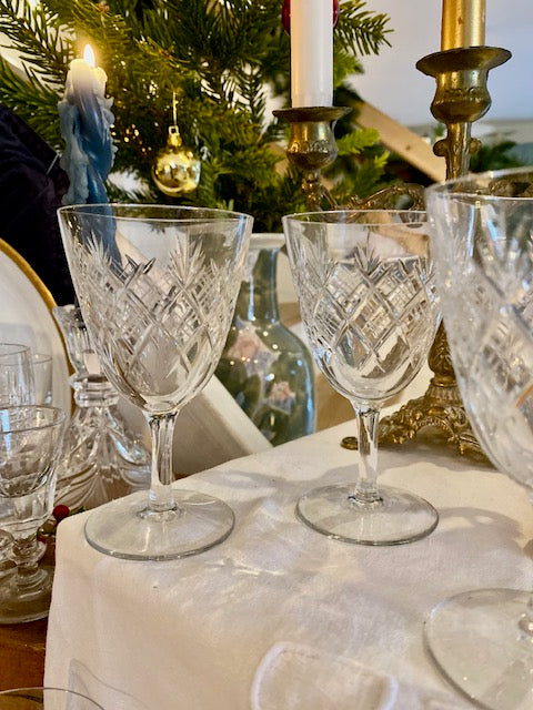 Ensemble de 8 verres à vin ou liqueur en cristal De Raymonde à Zoé