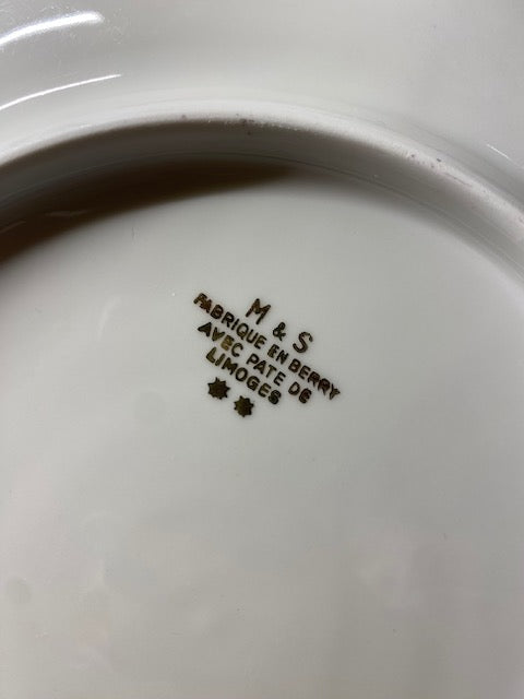 Plat avec anses en porcelaine blanche et décors dorés De Raymonde à Zoé